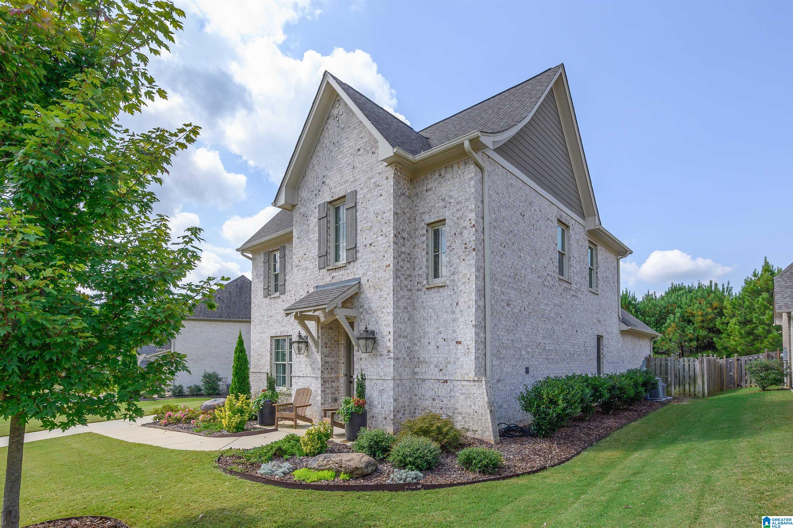 6072 ENGLISH VILLAGE LANE