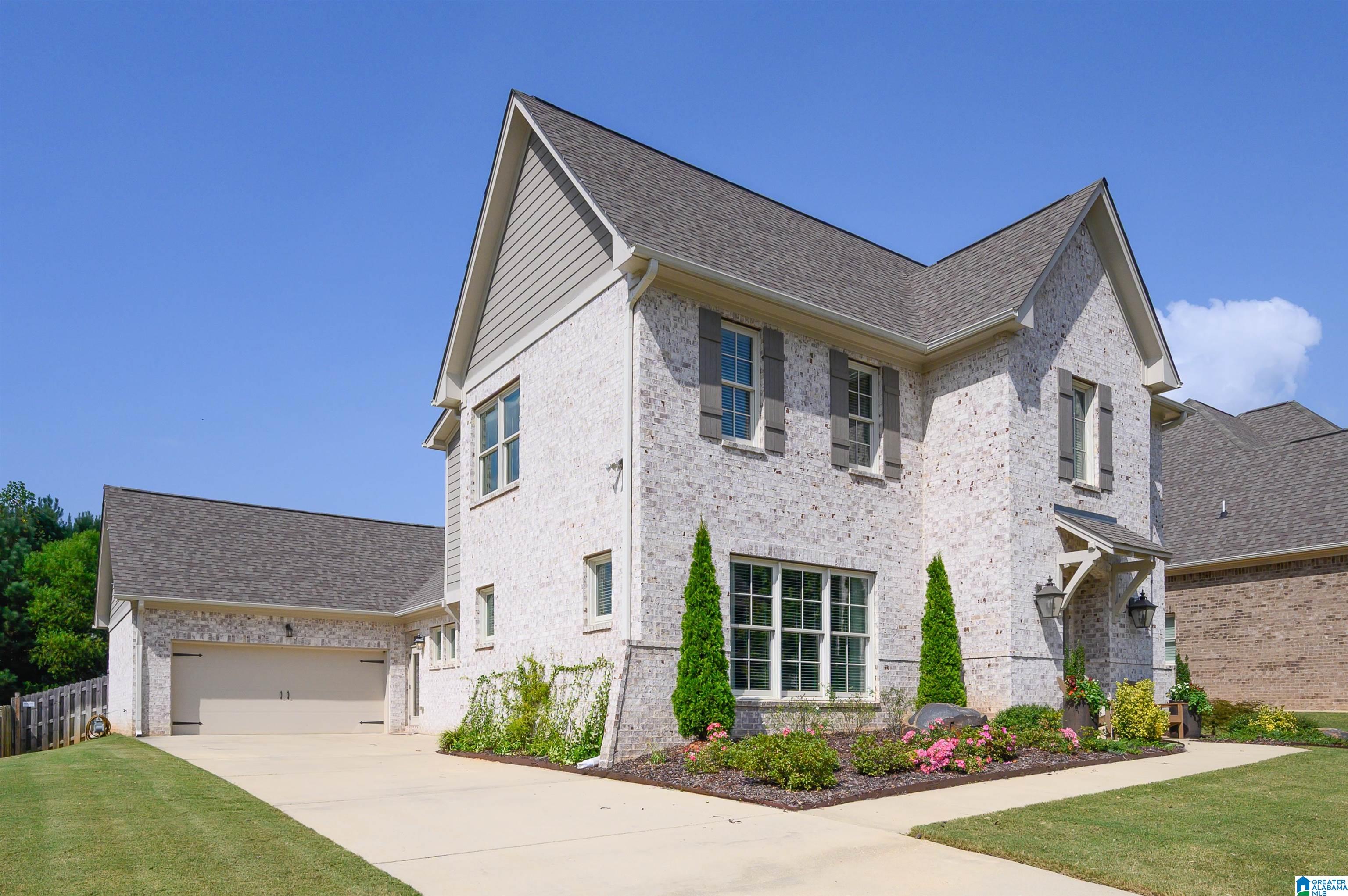 6072 ENGLISH VILLAGE LANE