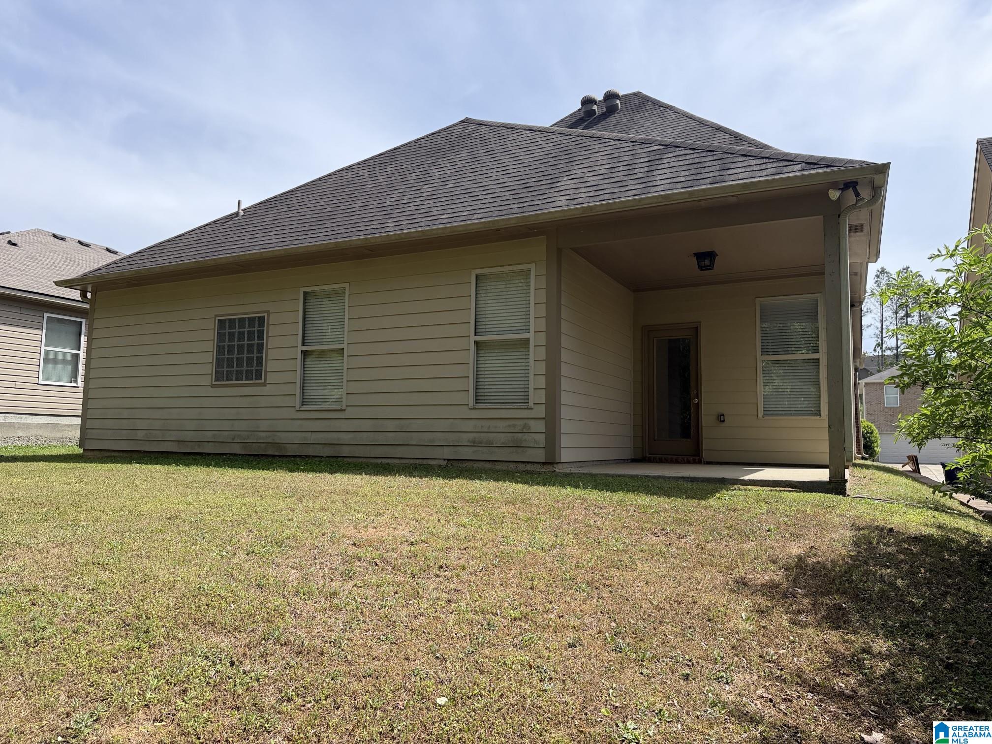 513 FOX RUN LANE