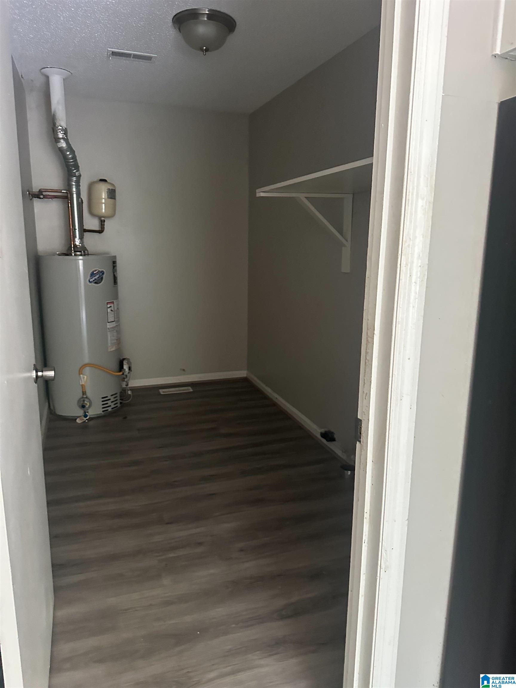 1824 DRY CREEK CIRCLE