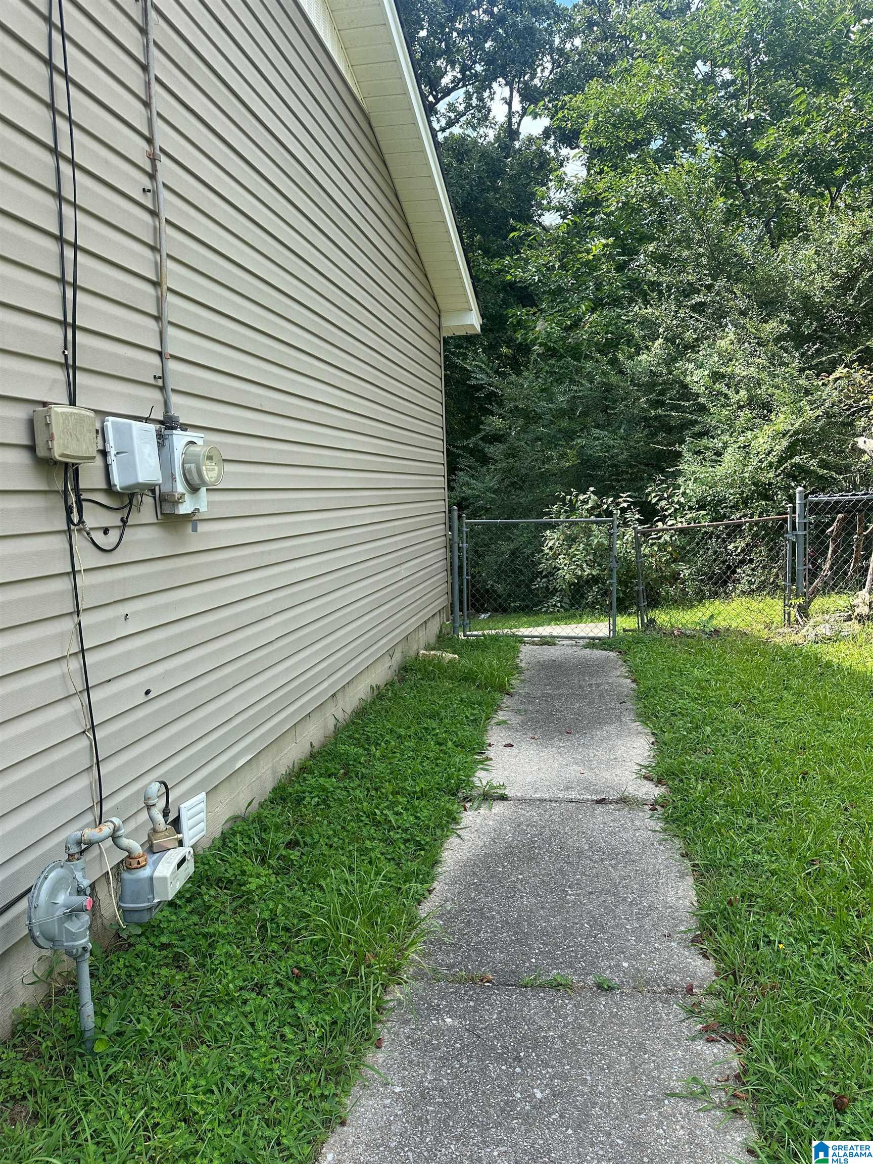 1824 DRY CREEK CIRCLE