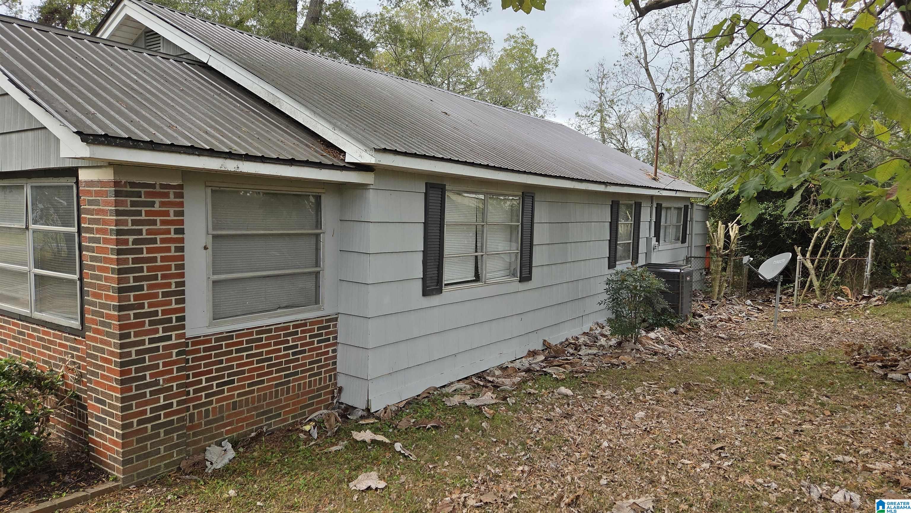 1128 SKYLINE DRIVE