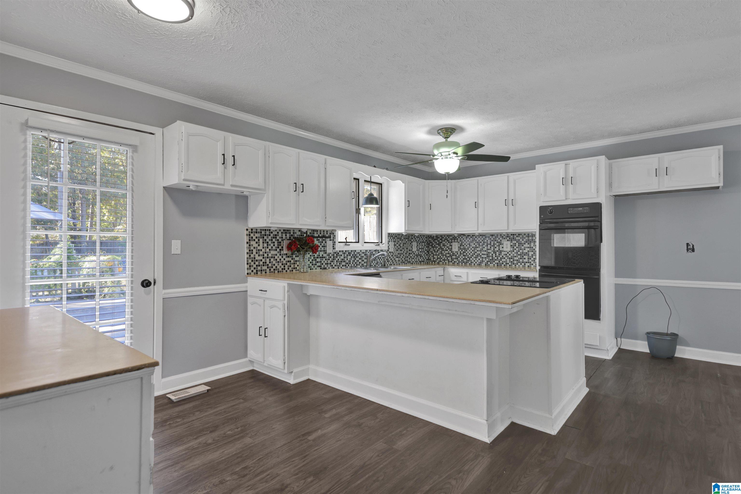 5822 HOLLY TRACE