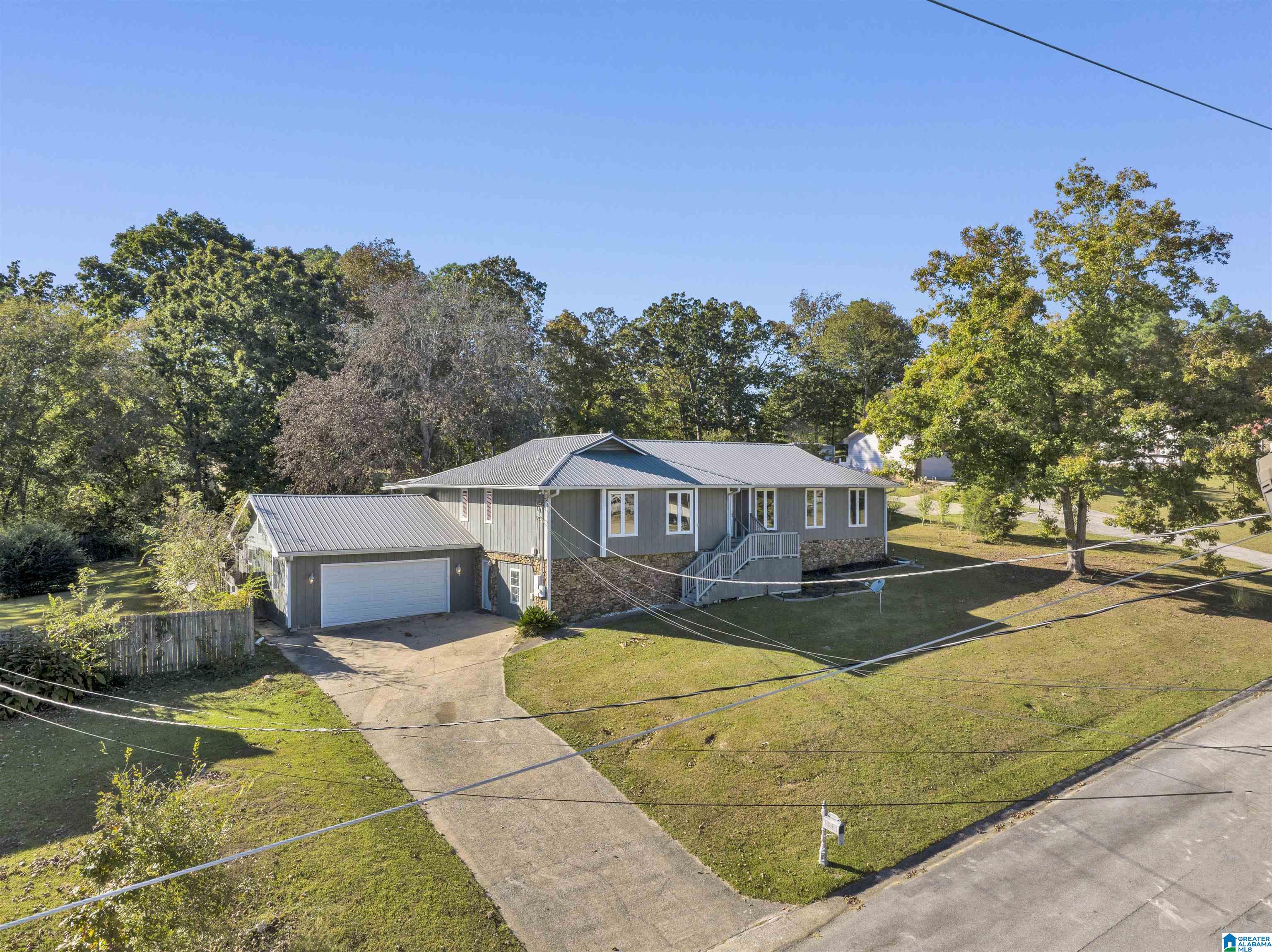 5822 HOLLY TRACE
