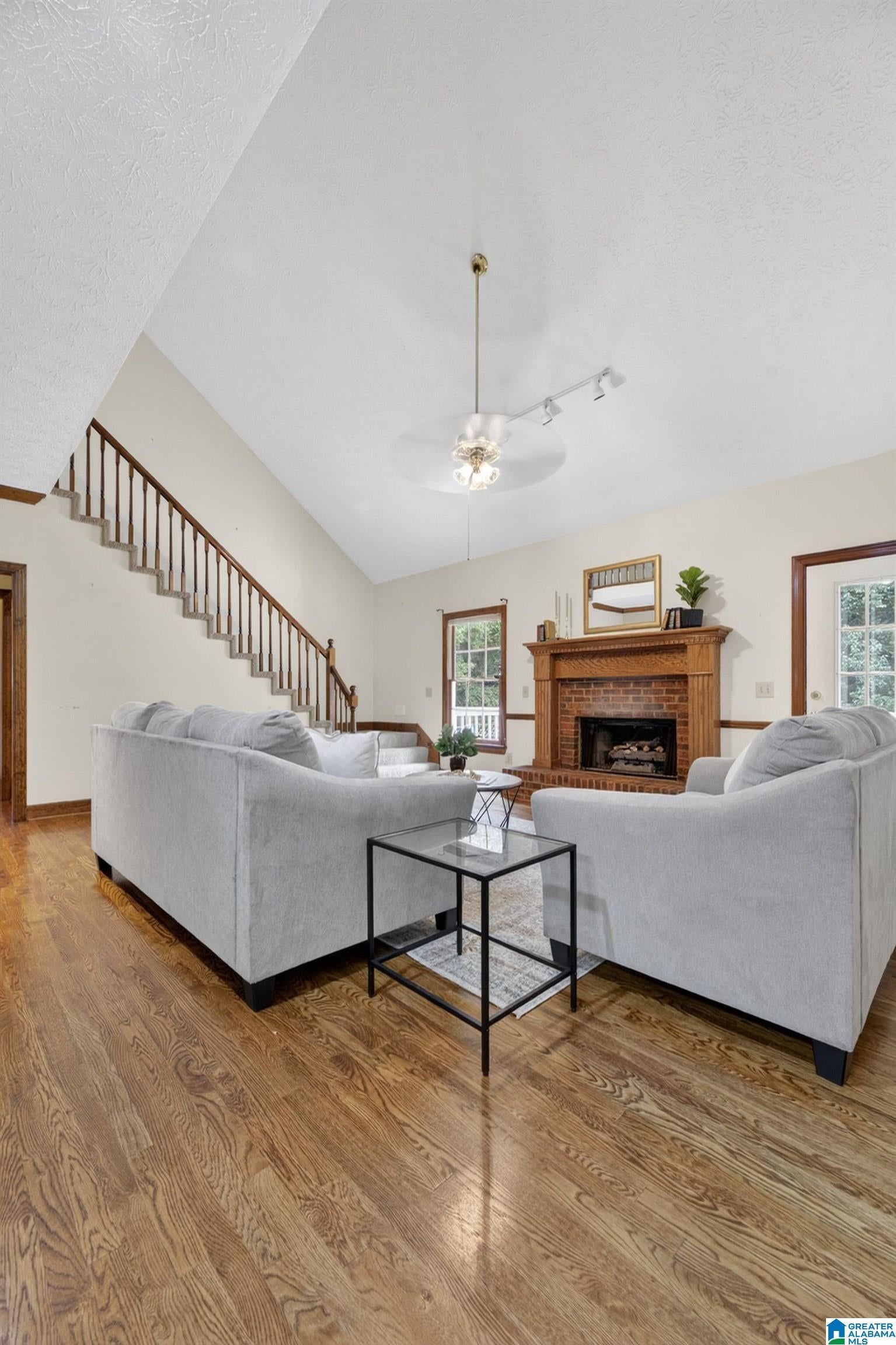 202 MAYFIELD LANE NE