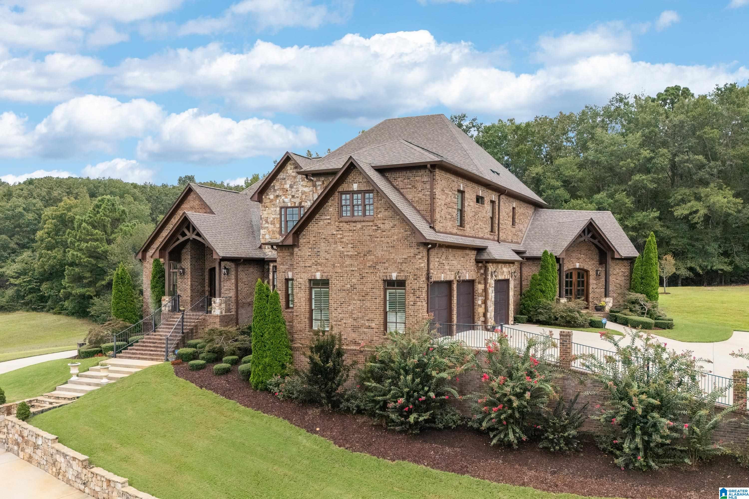 7029 LAKESIDE FARMS