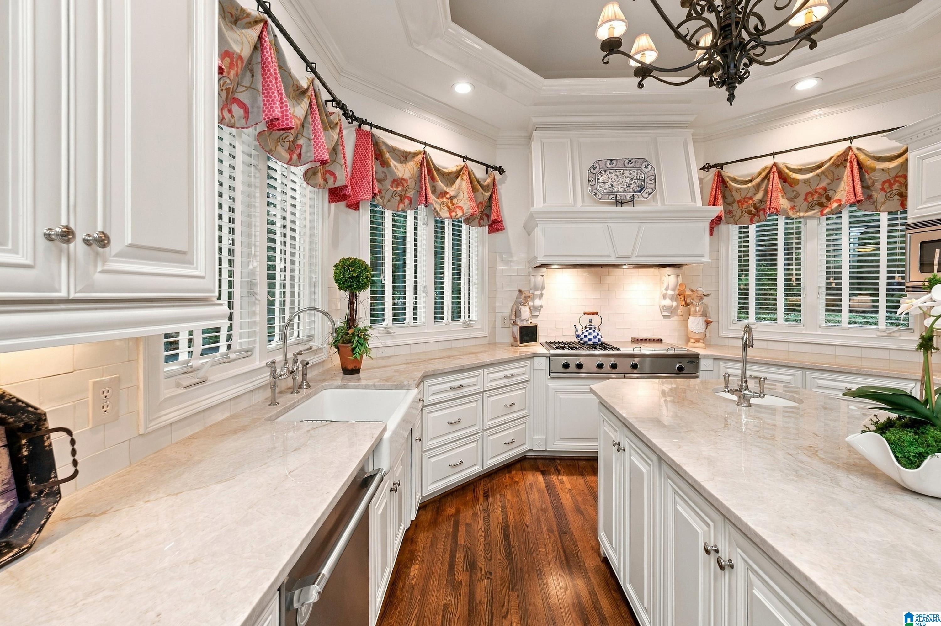 924 TRINITY COURT