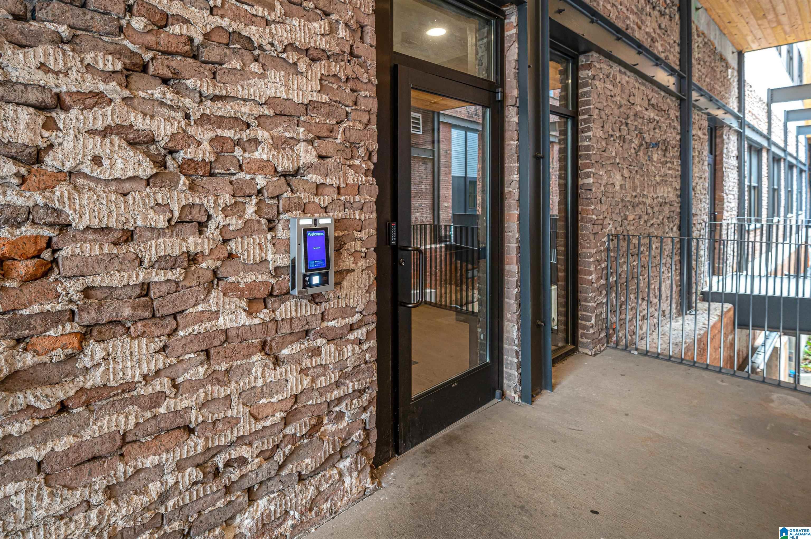 2212 MORRIS AVENUE 202