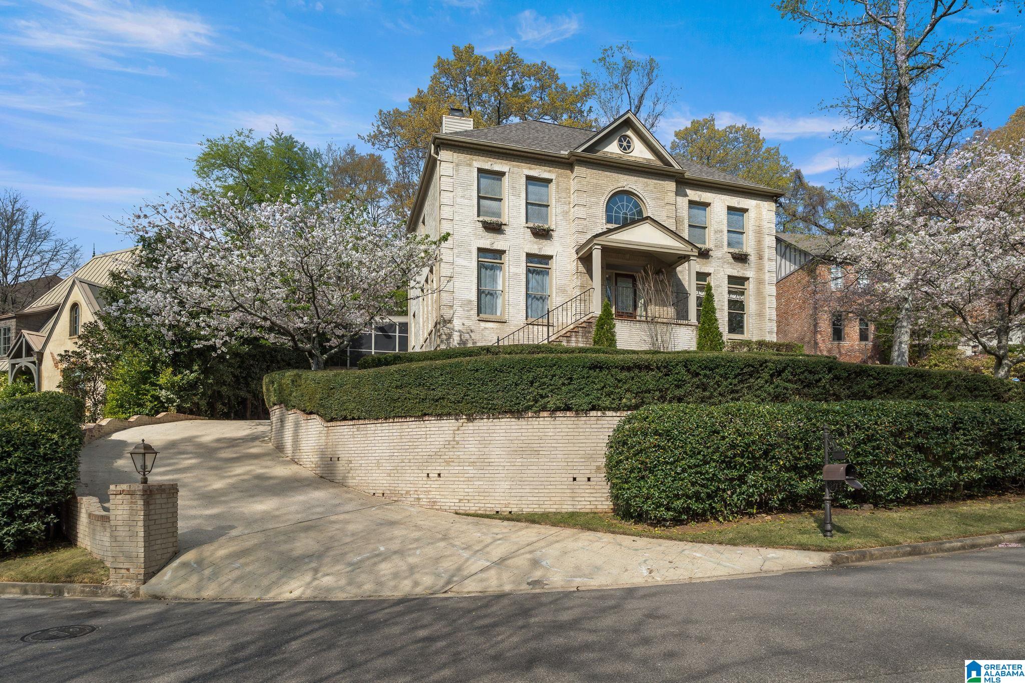 2228 STERLINGWOOD DRIVE