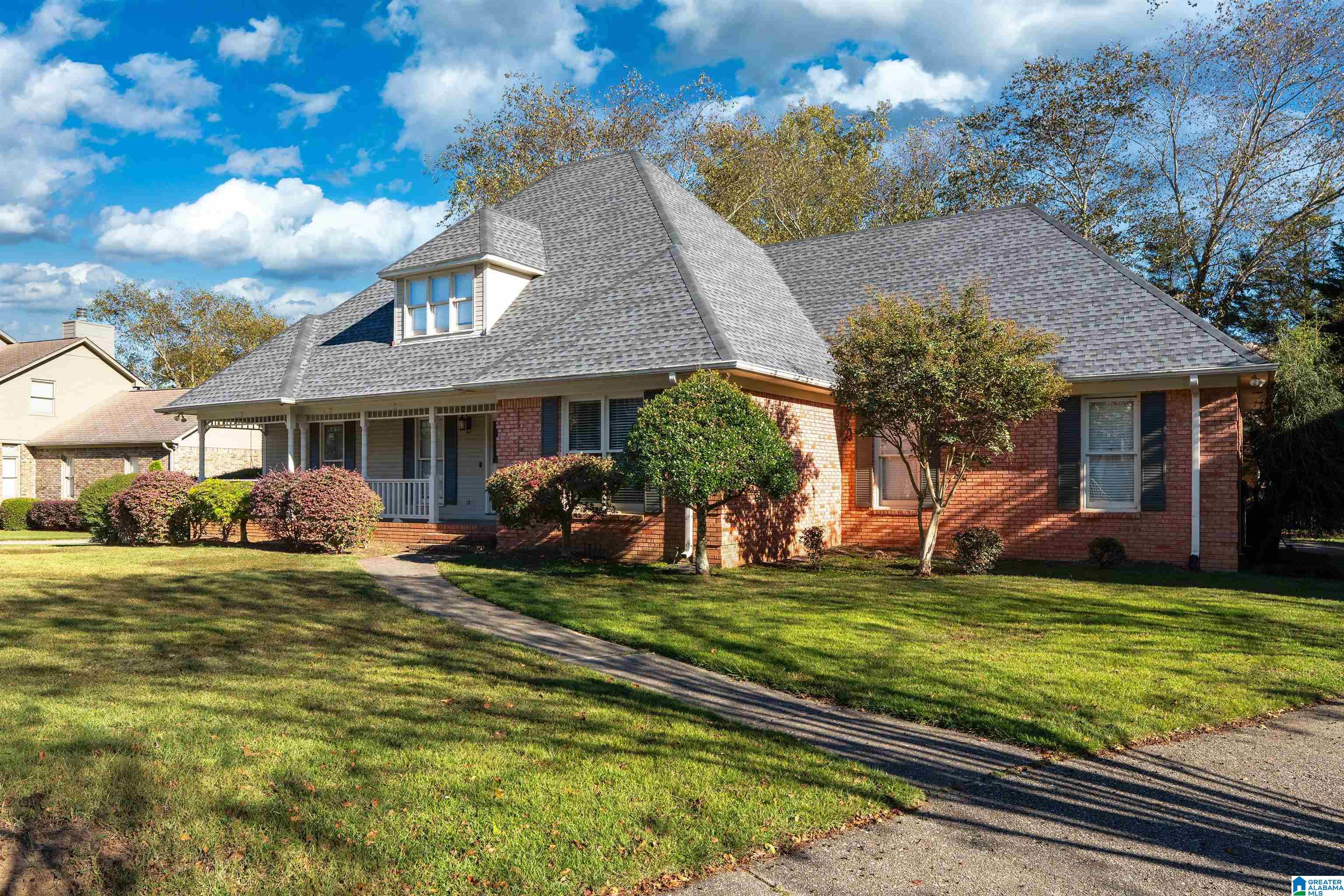 109 ROUNDABOUT DRIVE