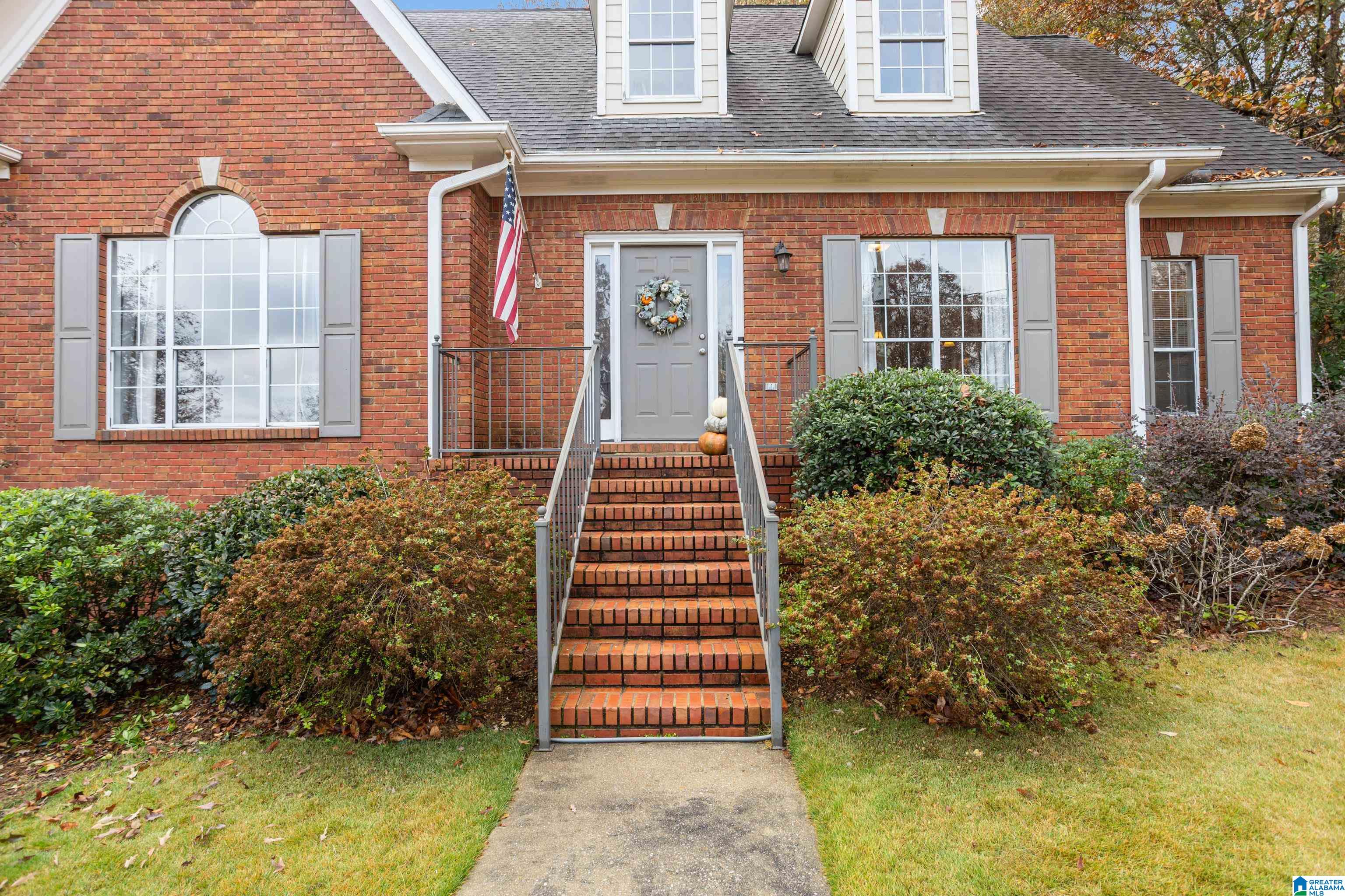 109 LONG FEATHER CIRCLE