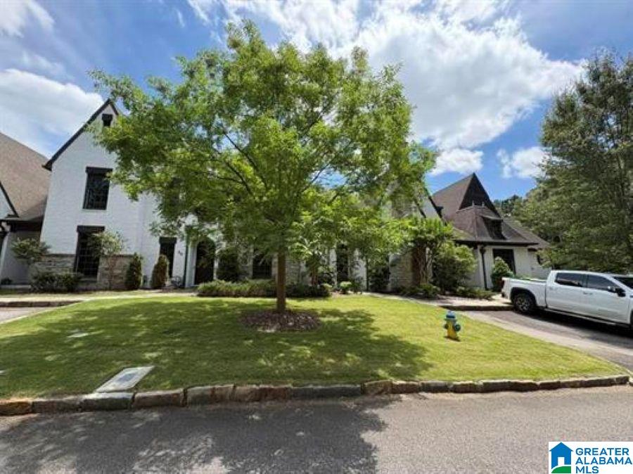 305 HERITAGE DRIVE