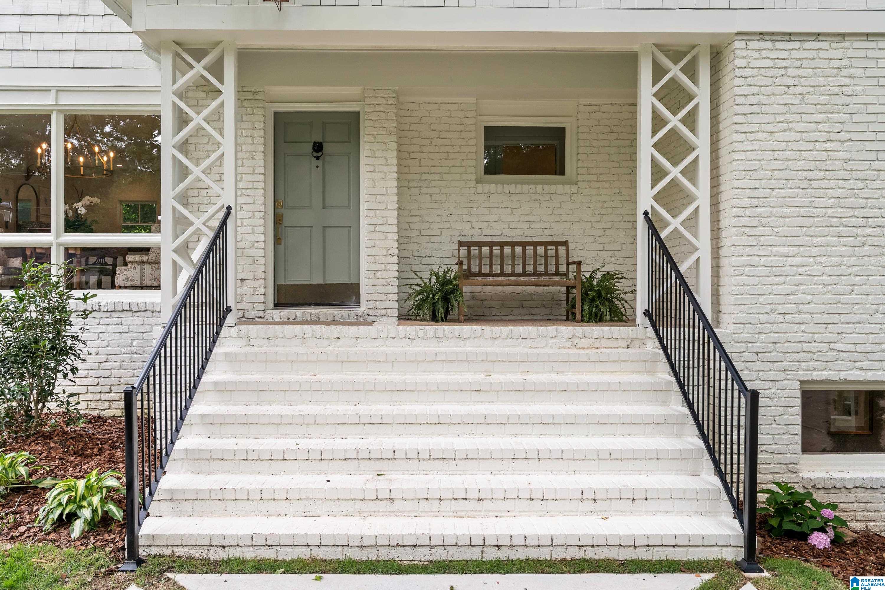3833 CROMWELL DRIVE