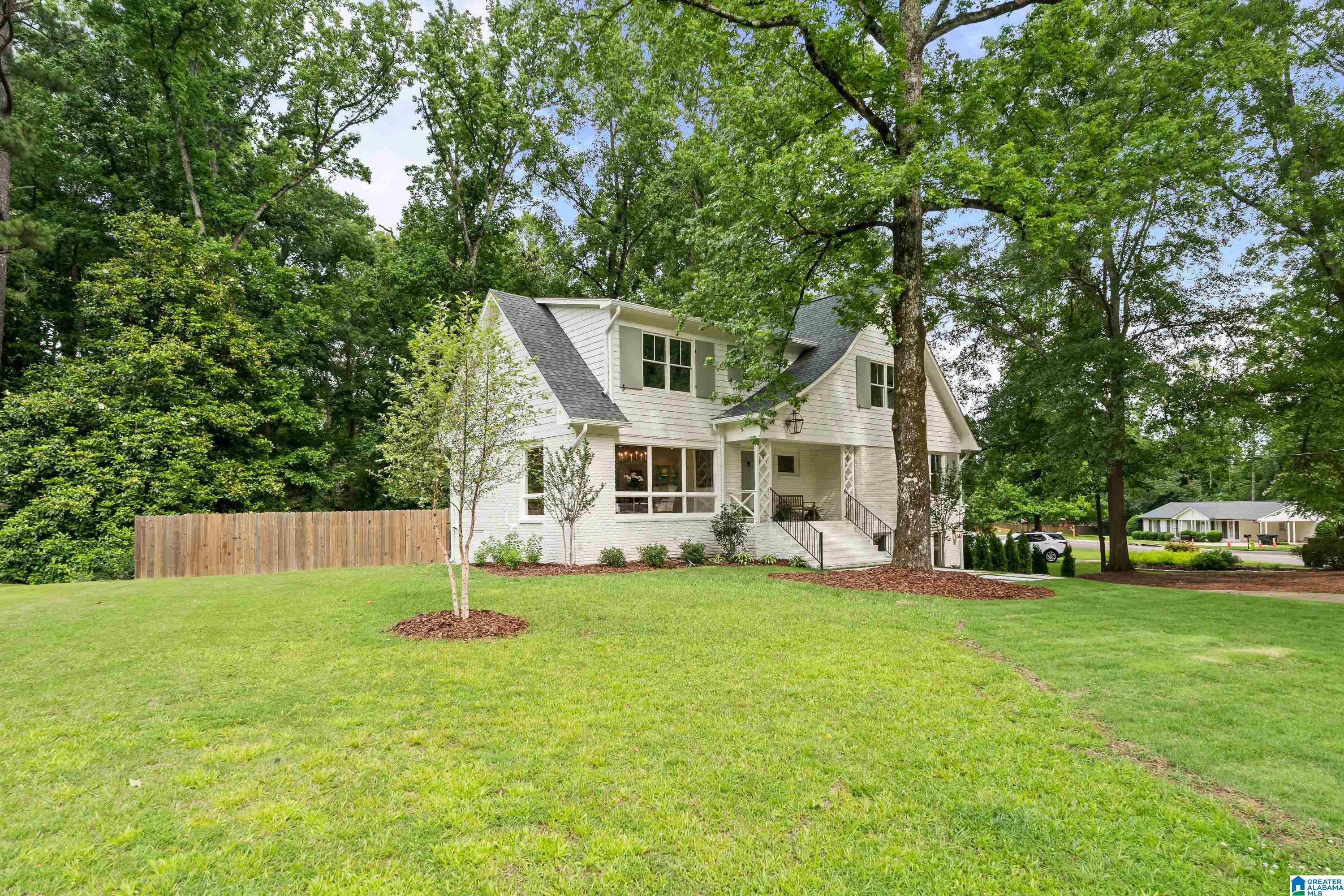 3833 CROMWELL DRIVE