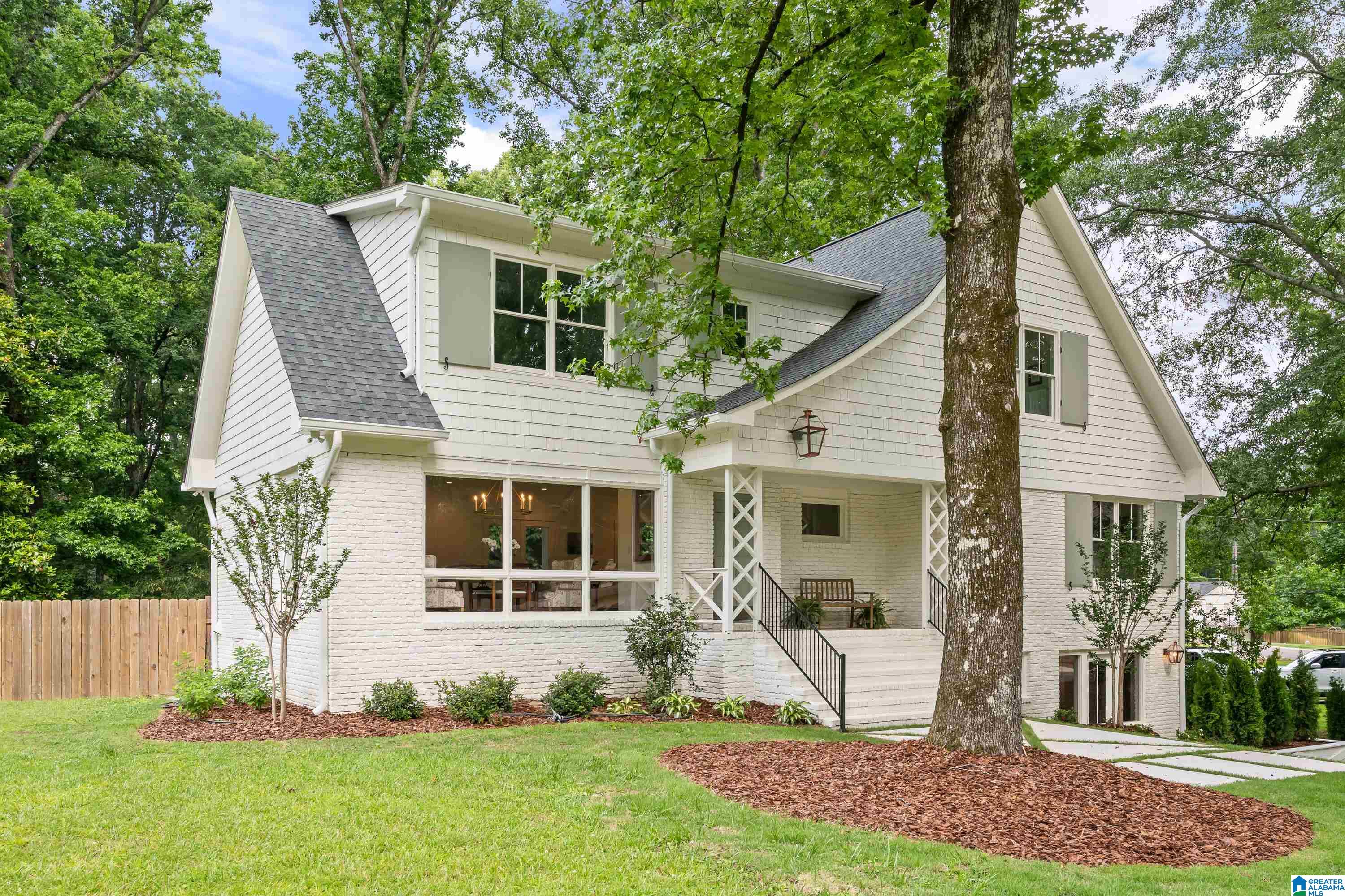 3833 CROMWELL DRIVE