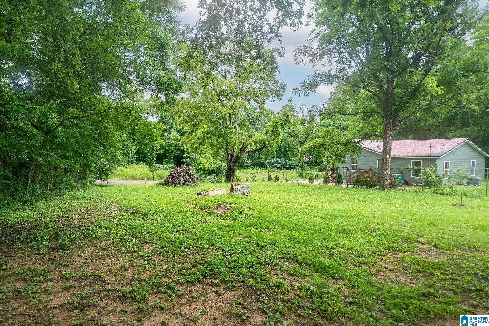 5 COKE AVENUE NE 4