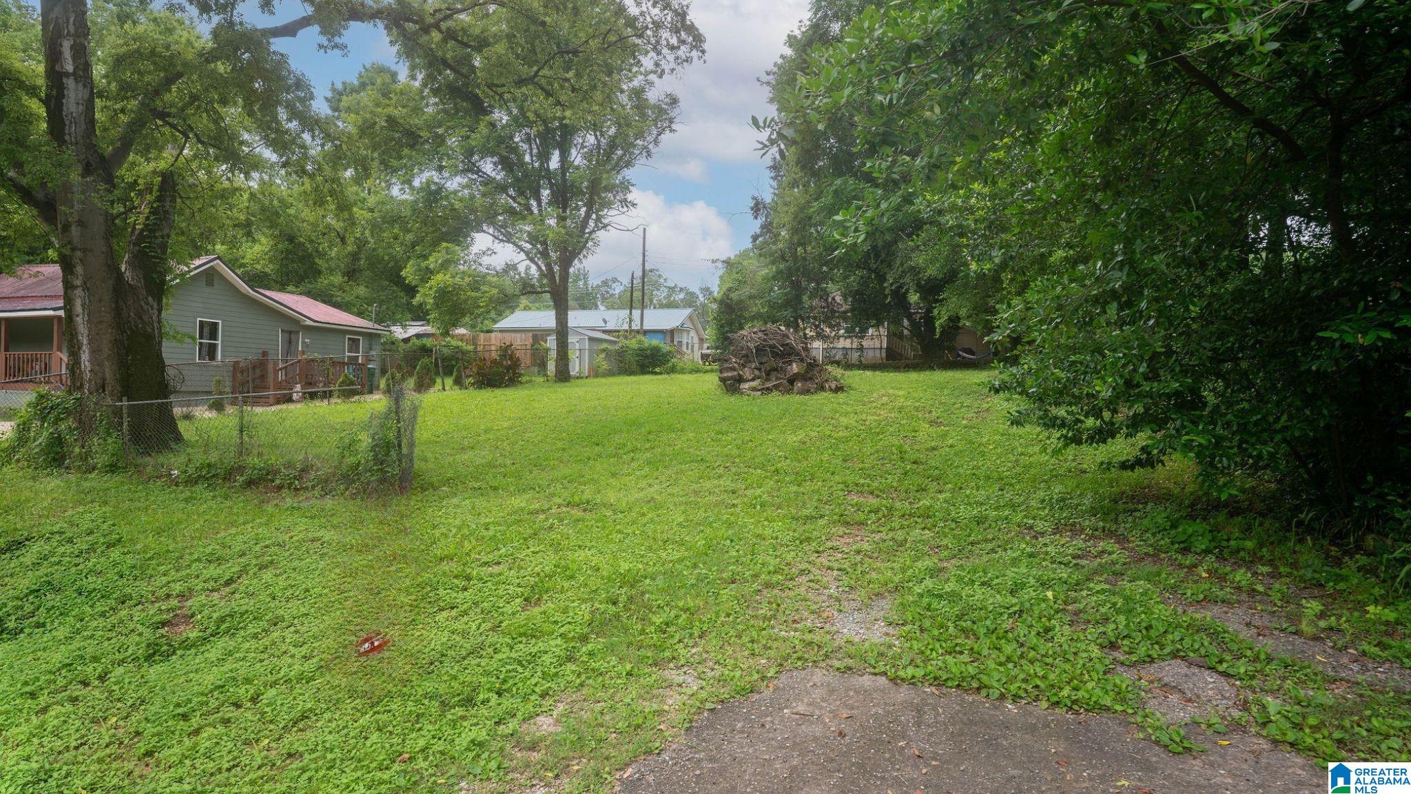 5 COKE AVENUE NE 4
