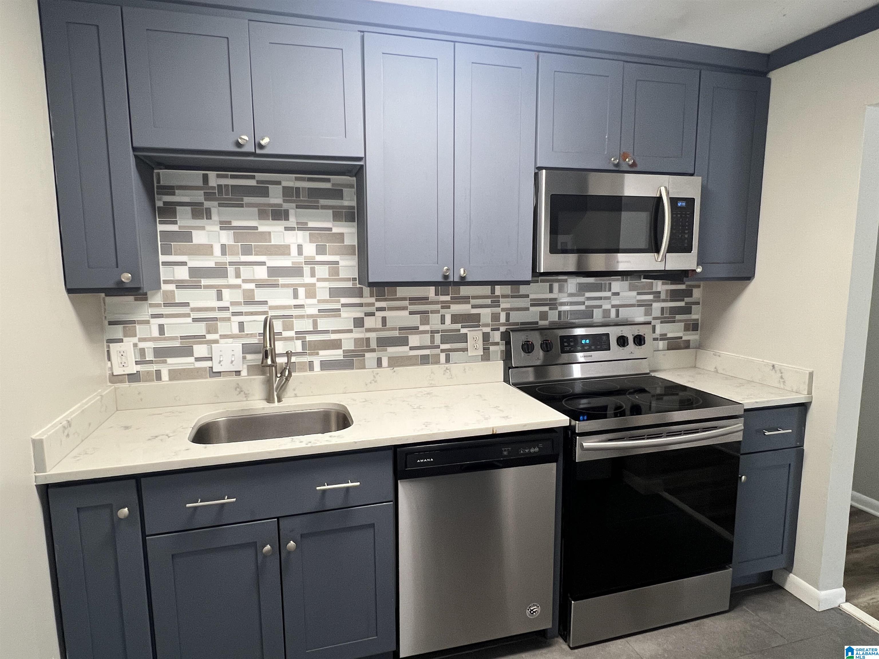 3350 ALTAMONT ROAD E15