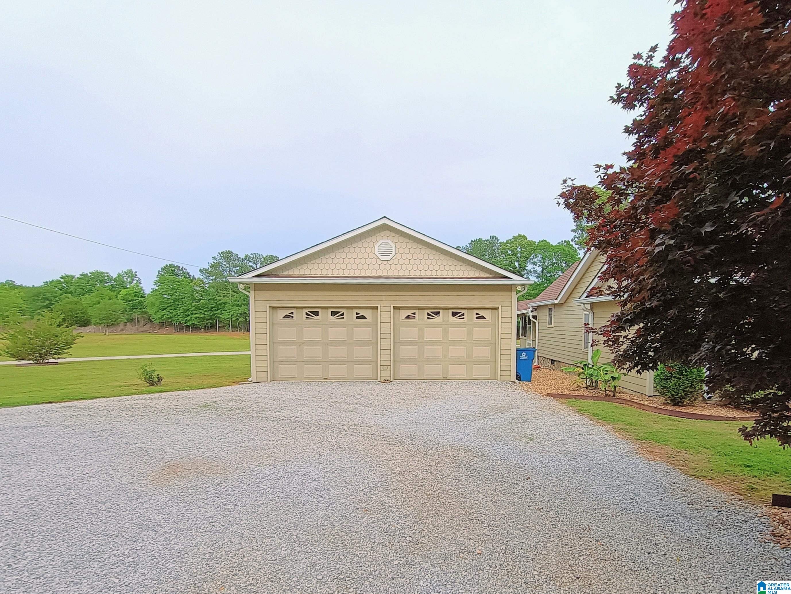 335 SHADY HOLLOW LANE - Photo 2