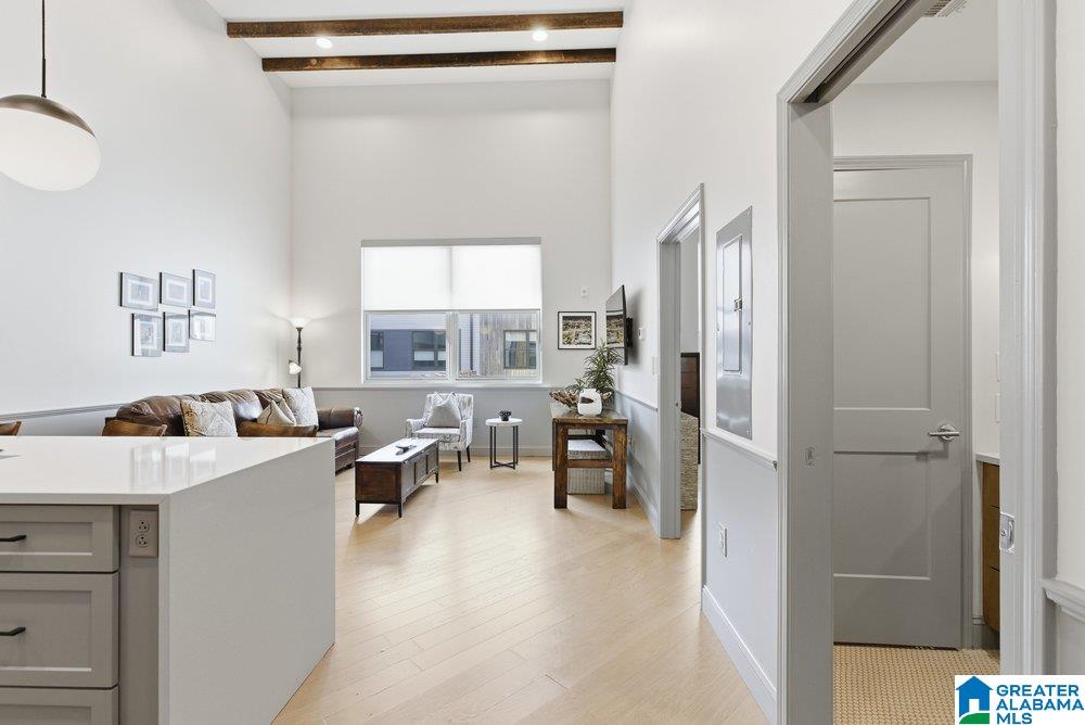 2212 MORRIS AVENUE 406