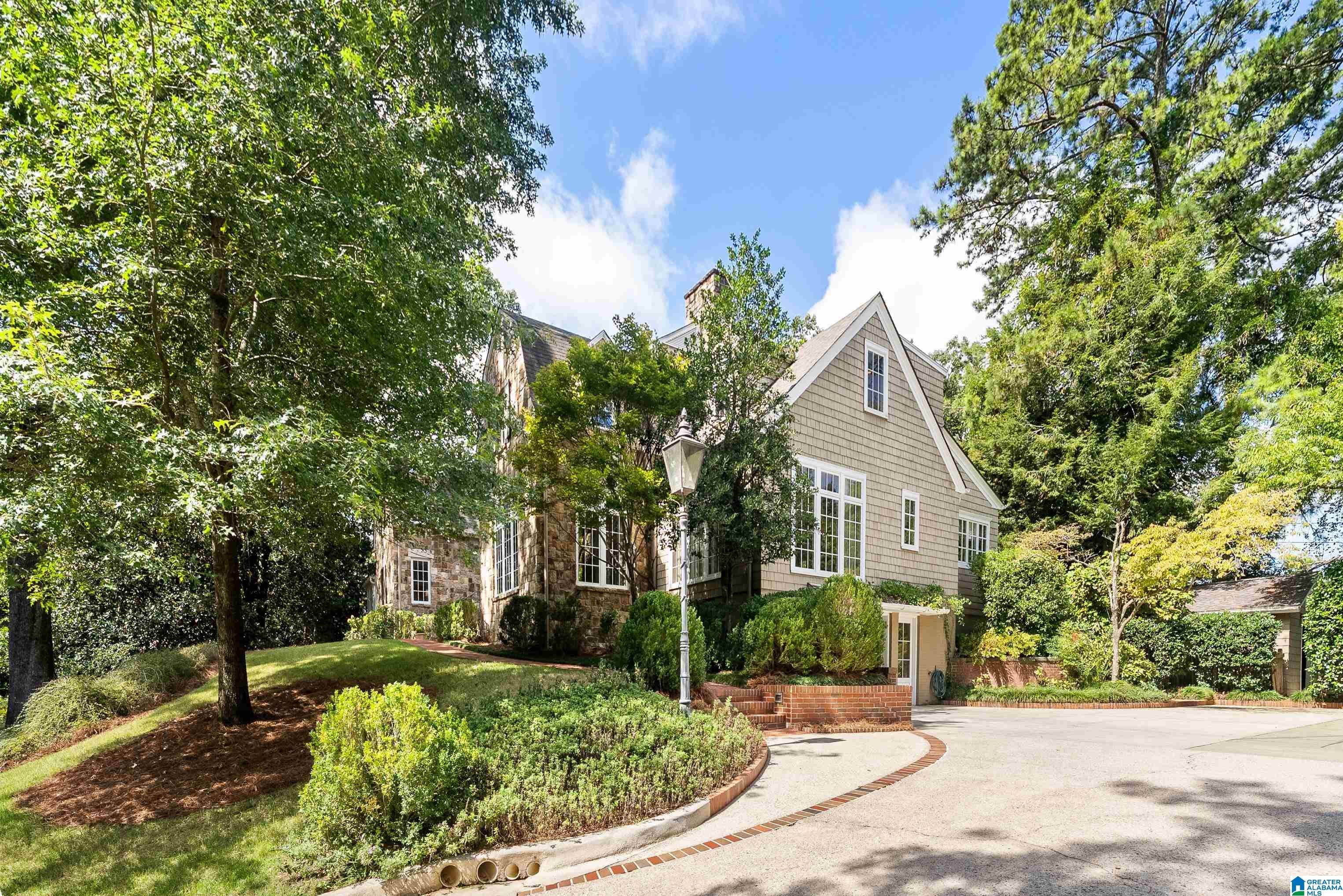 3832 FOREST GLEN DRIVE