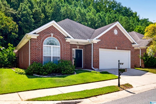 933 CASTLEMAINE DR, BIRMINGHAM, AL 35226 - Image 30320a1a2e6e2676d2ab60d5aeb8d09f/1945354903