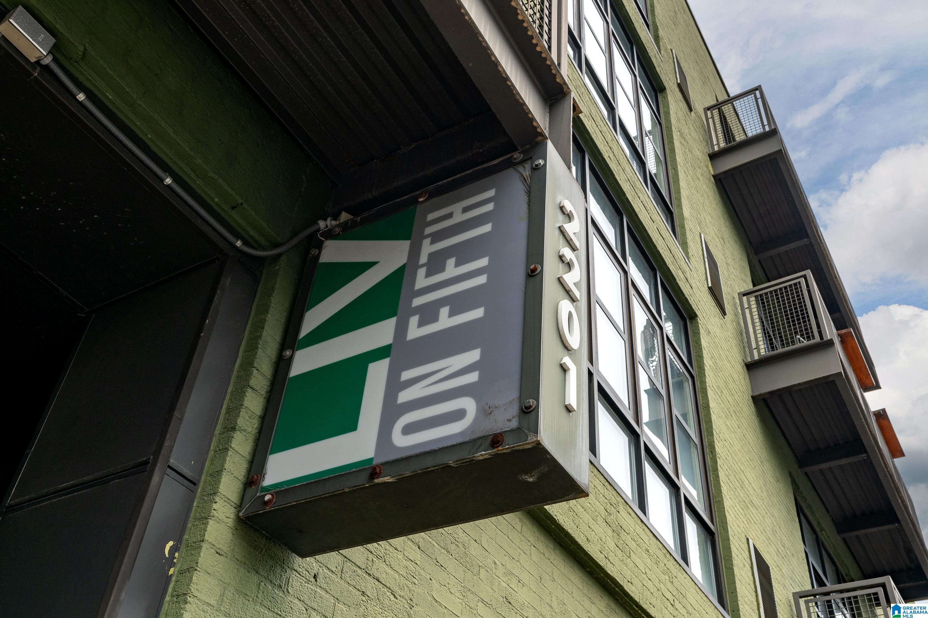 2201 5TH AVENUE 208