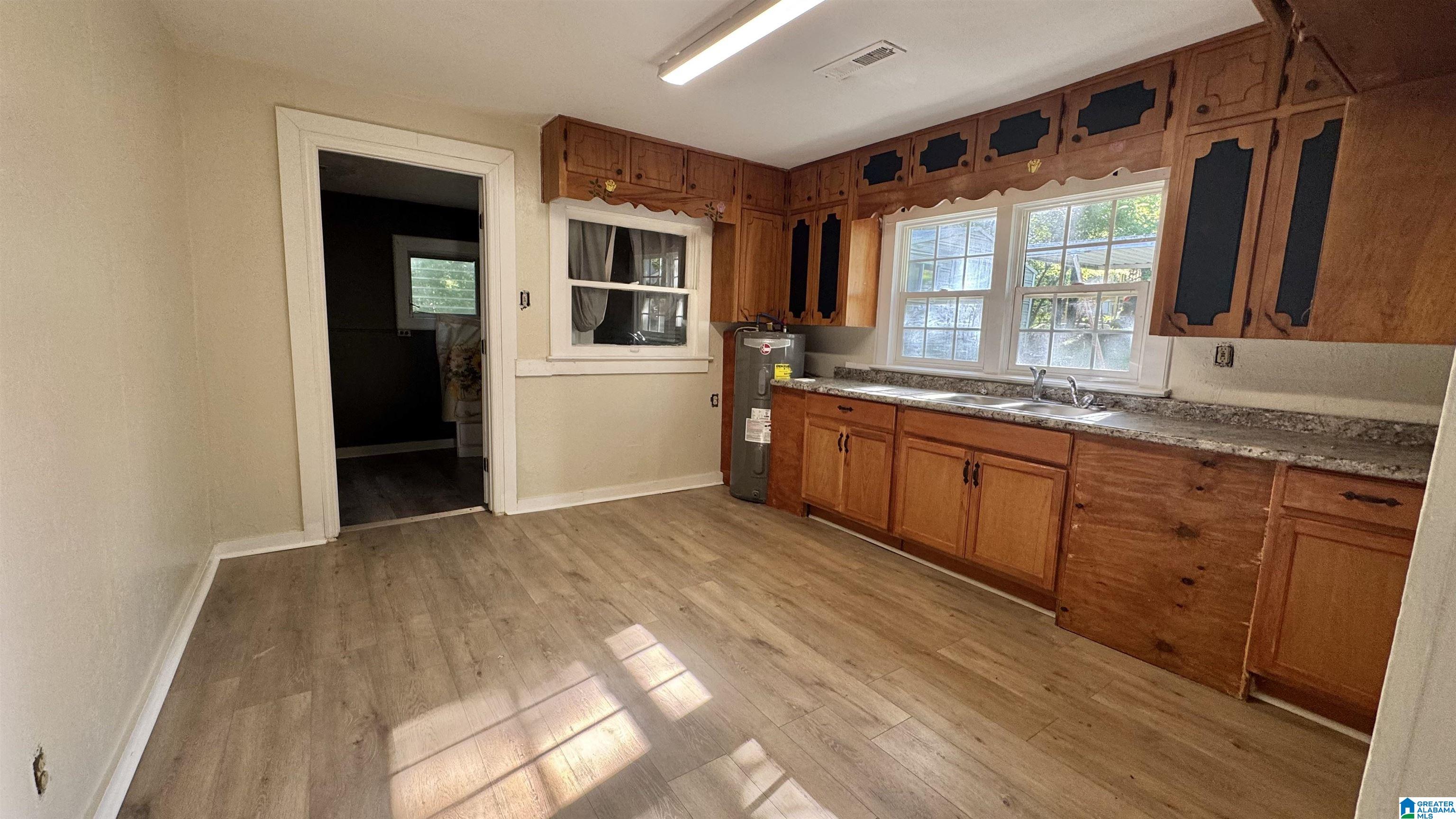 3336 HILLCREST AVENUE