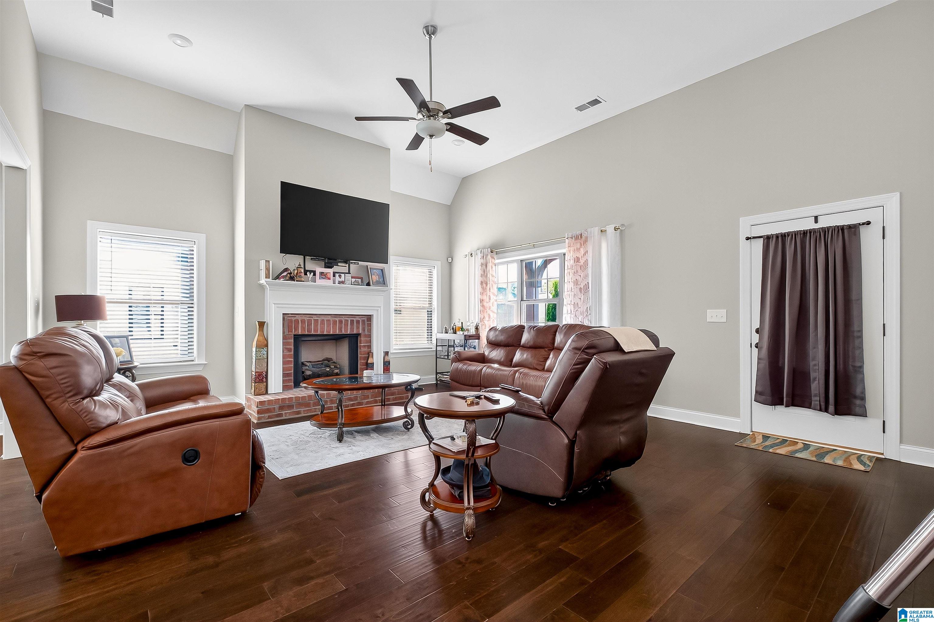 6162 ENGLISH VILLAGE LANE