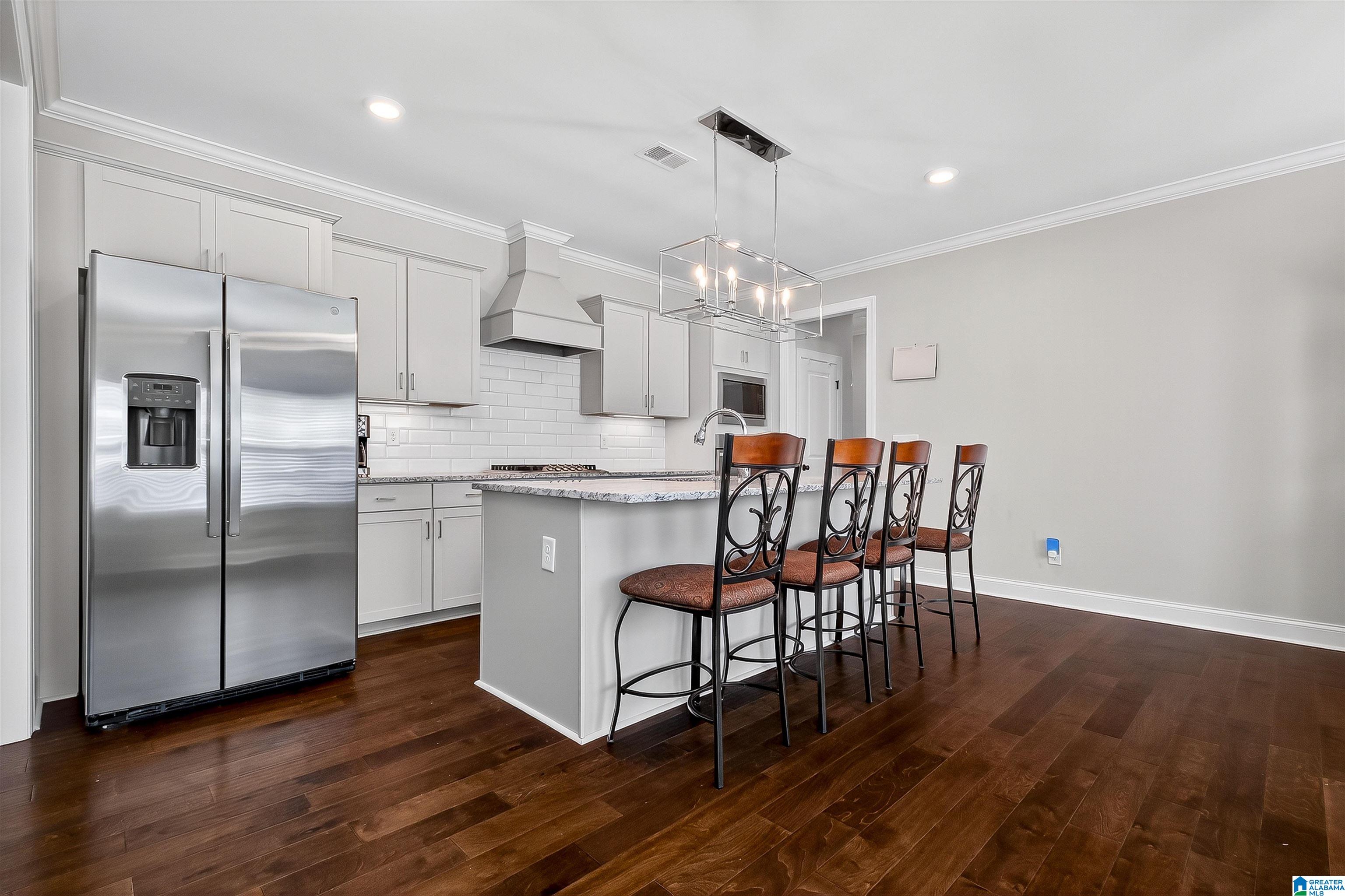 6162 ENGLISH VILLAGE LANE