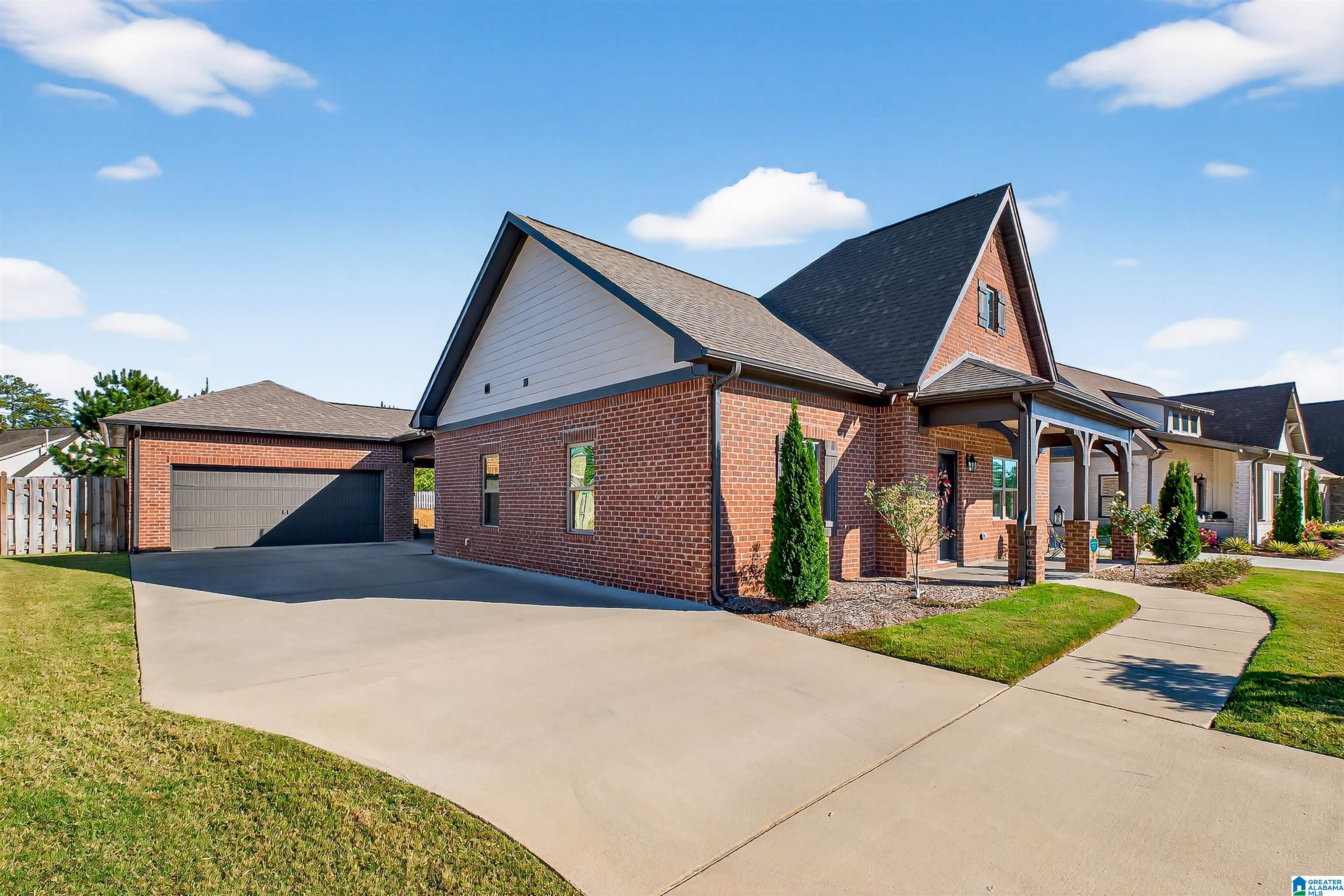 6162 ENGLISH VILLAGE LANE