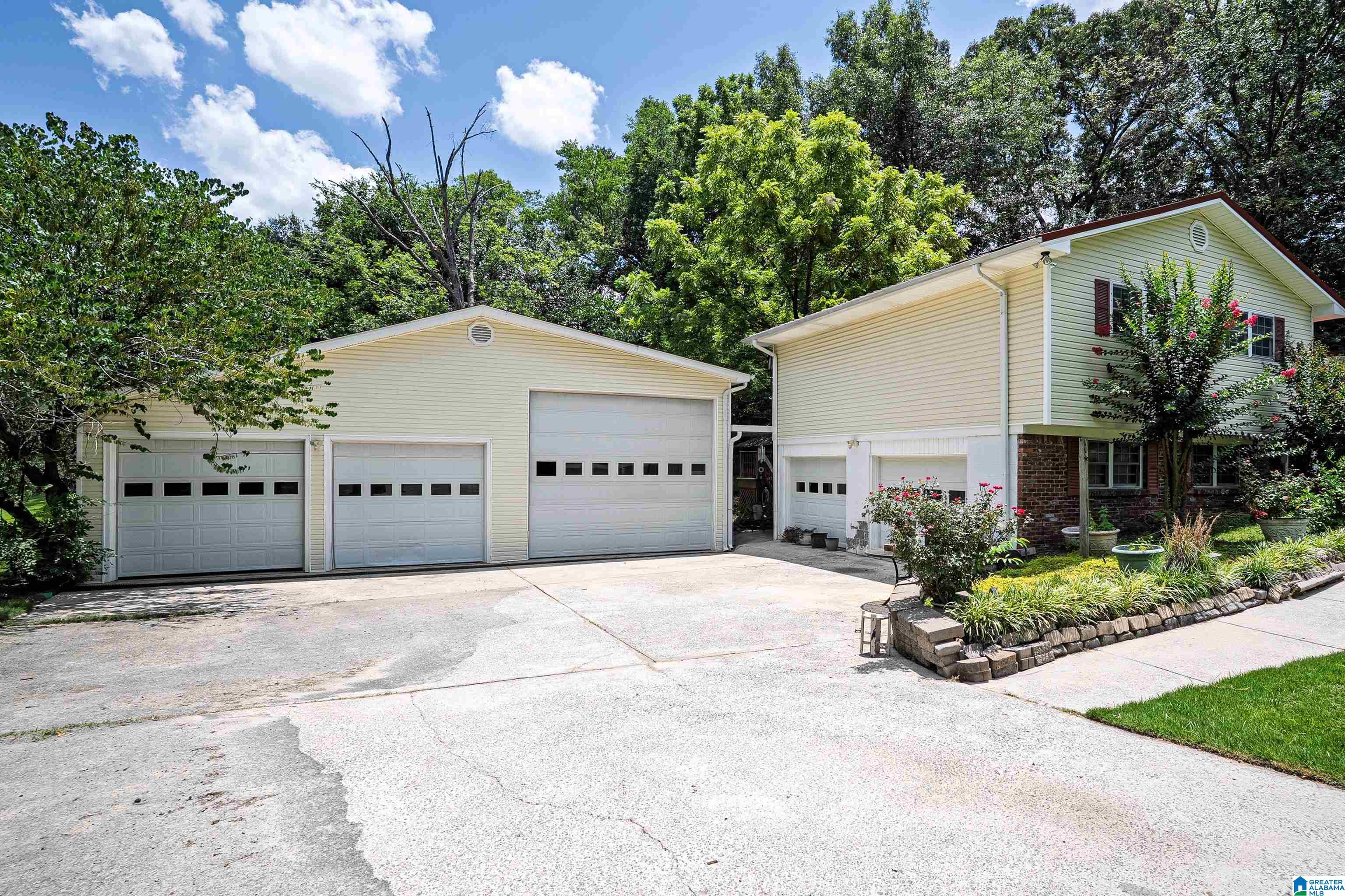 545 OVERHILL DRIVE