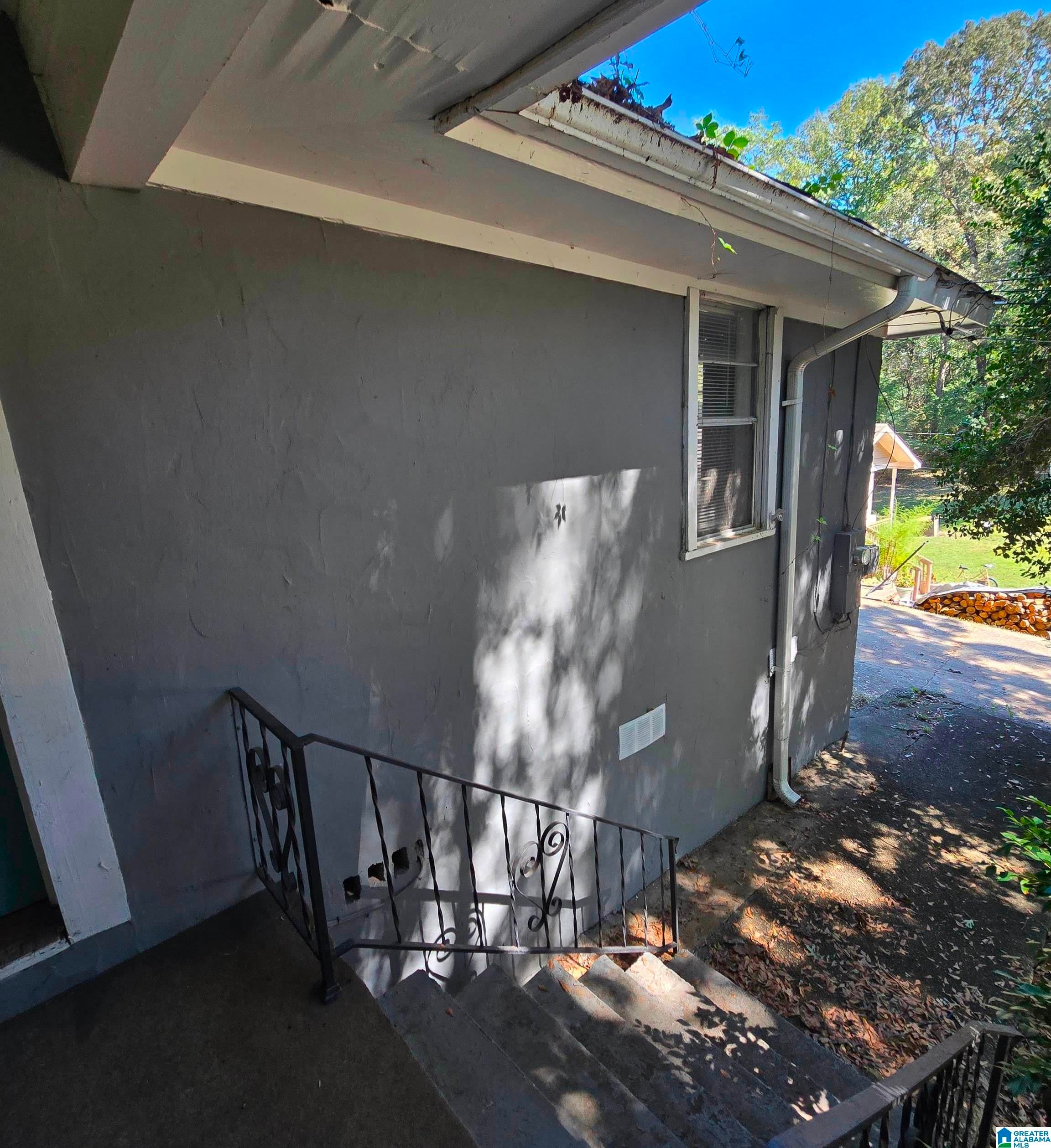 1529 FOSTER AVENUE