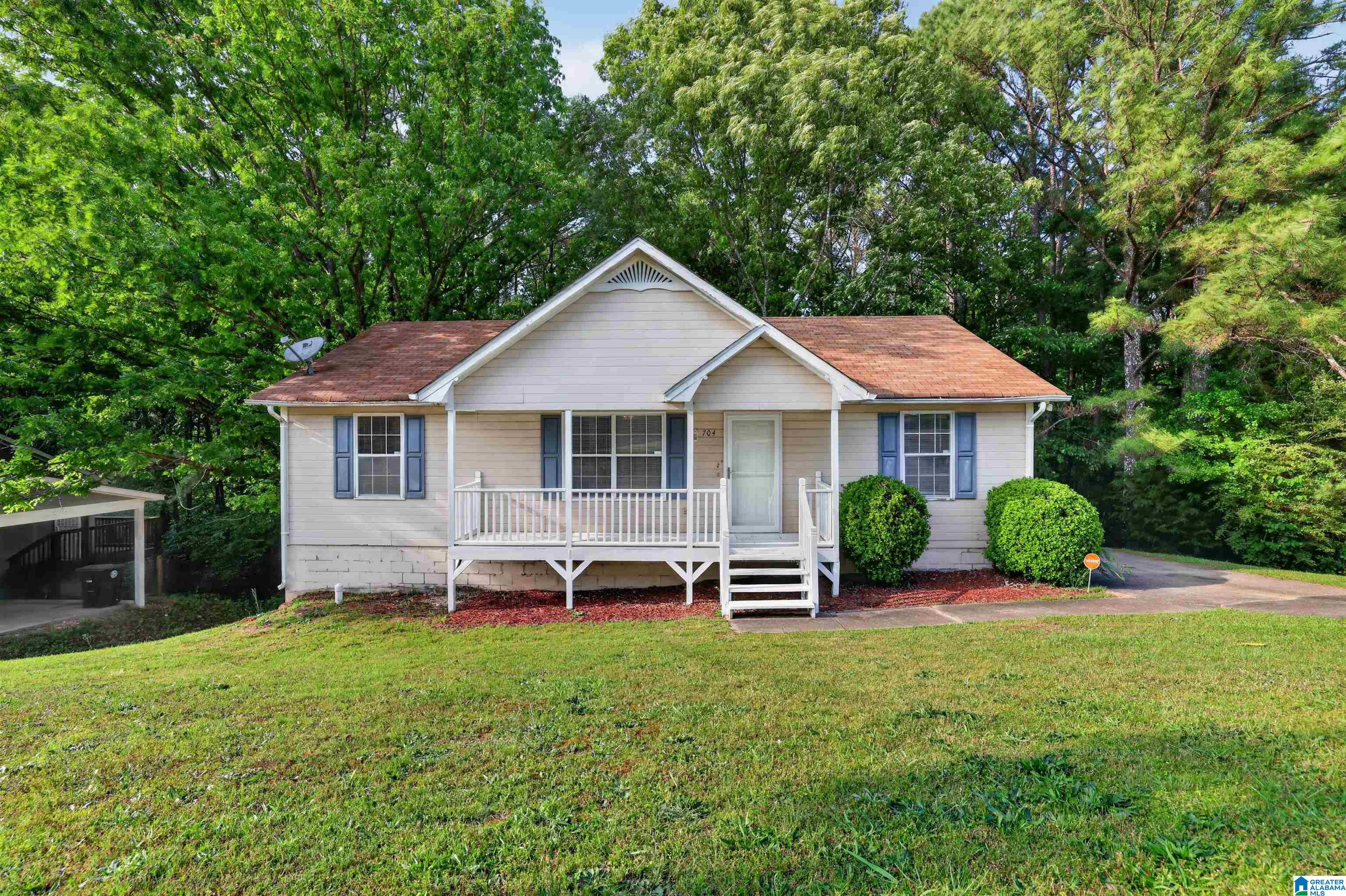 Photo 1 of 31 — 704 14TH AVENUE NW, CENTER POINT, AL 35215