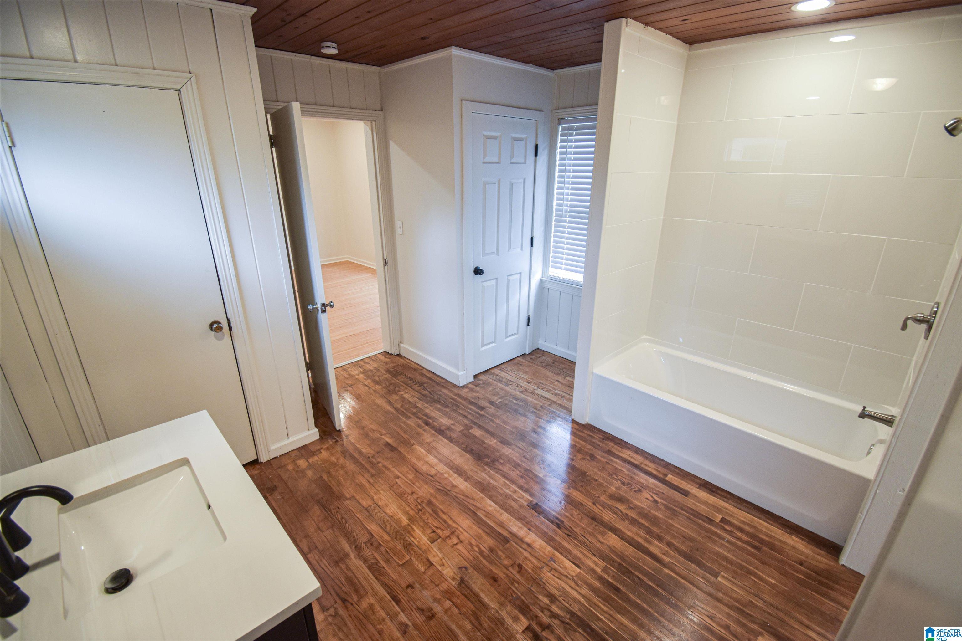 4006 ALABAMA AVENUE NE