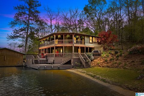 Photo of 872 County Road 467, CLANTON, AL 35046 (MLS # 21448463)