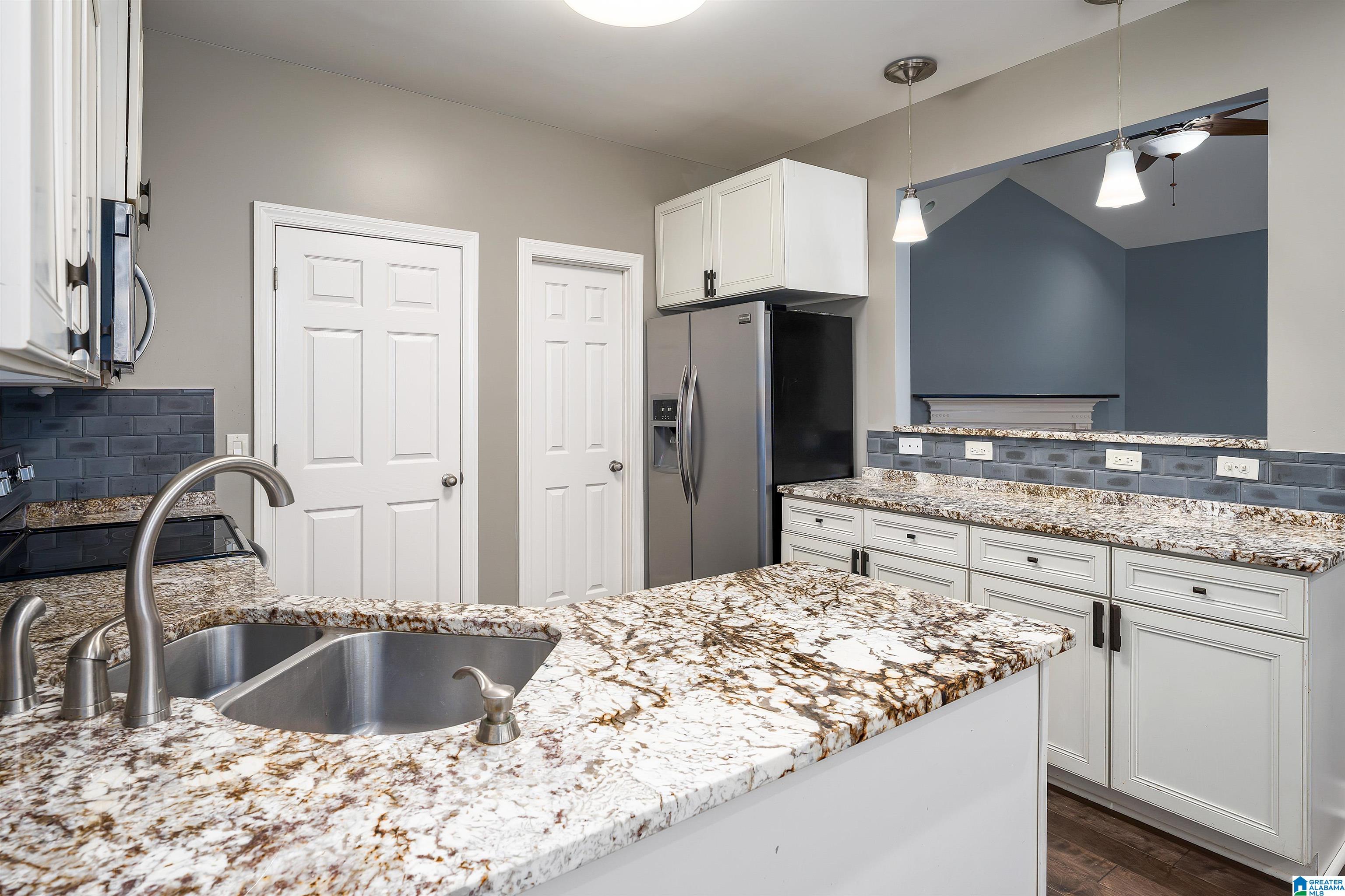 1279 WASHINGTON DRIVE