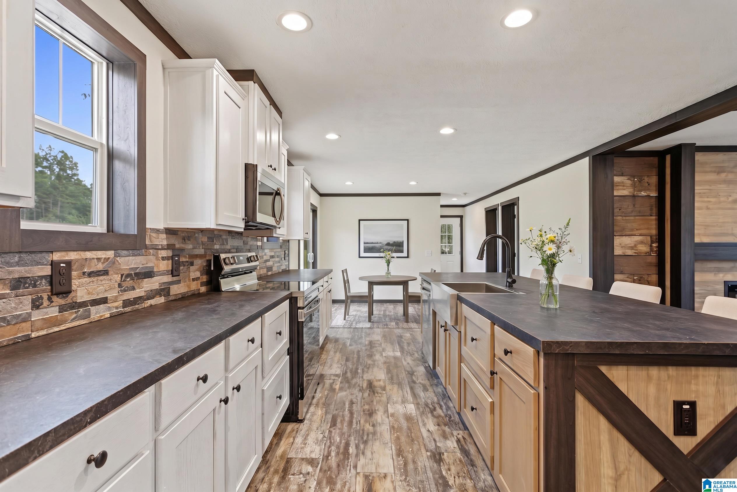 521 HIDDEN COVE LOOP