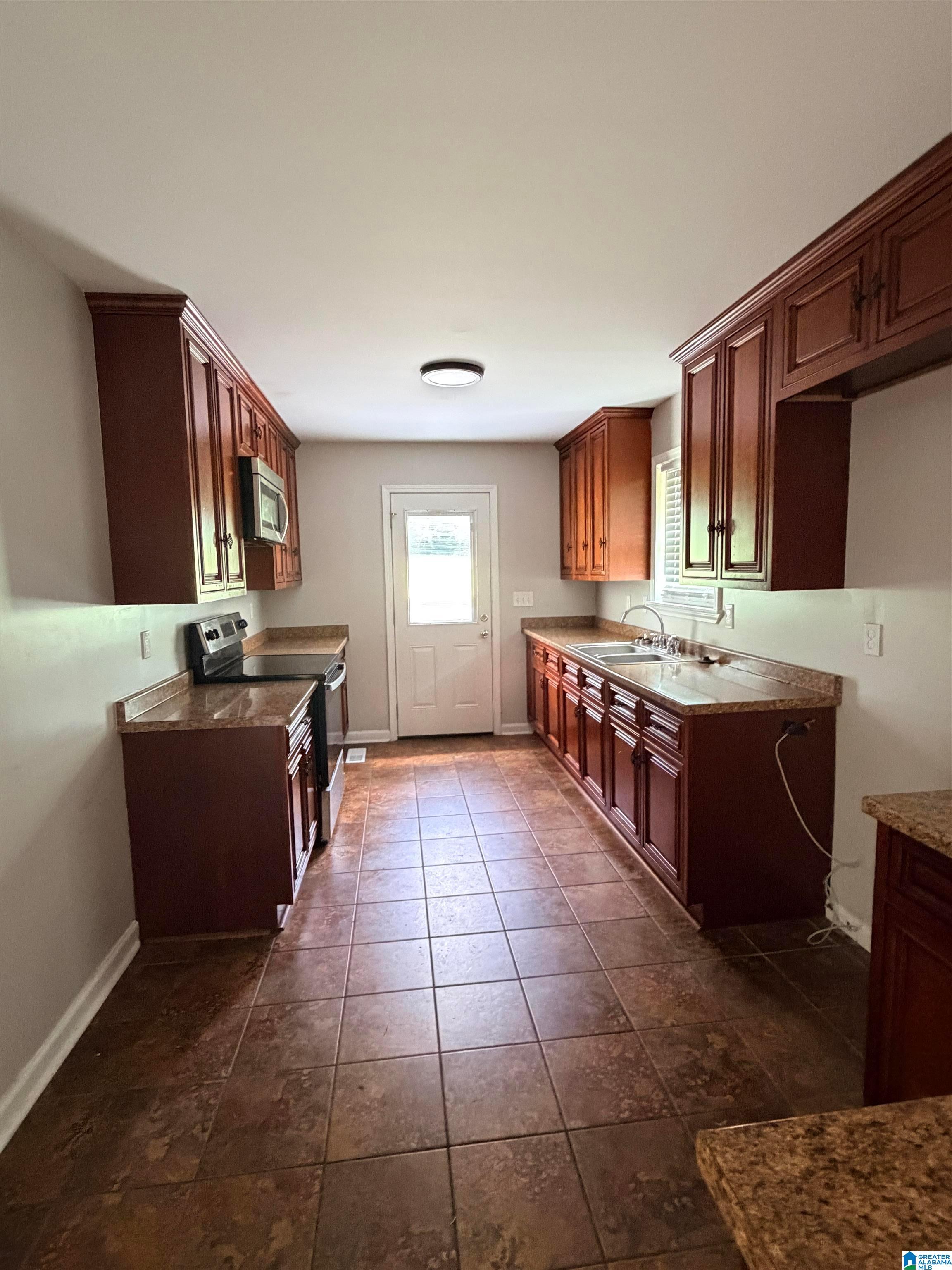 2701 8TH STREET NE