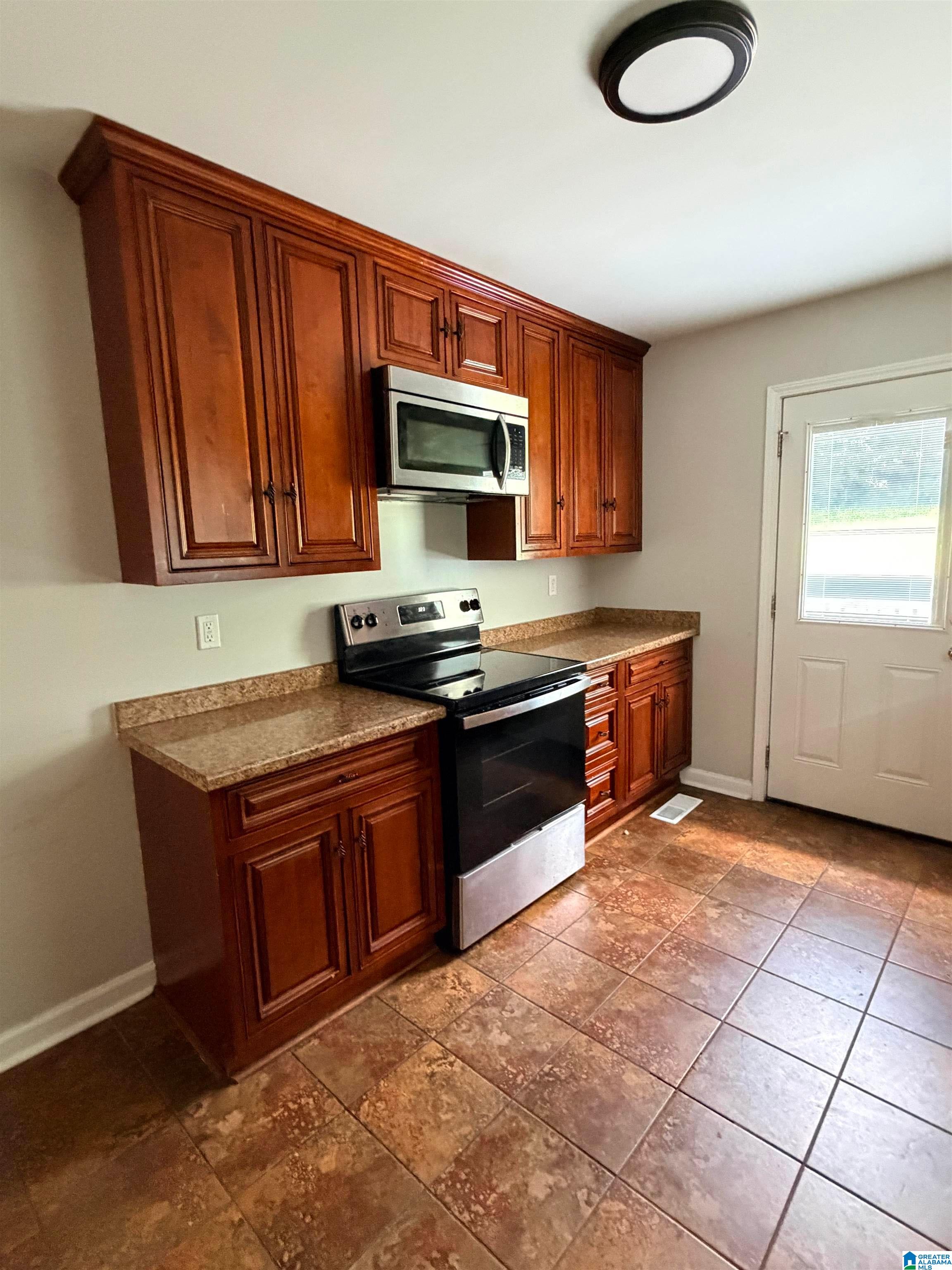 2701 8TH STREET NE