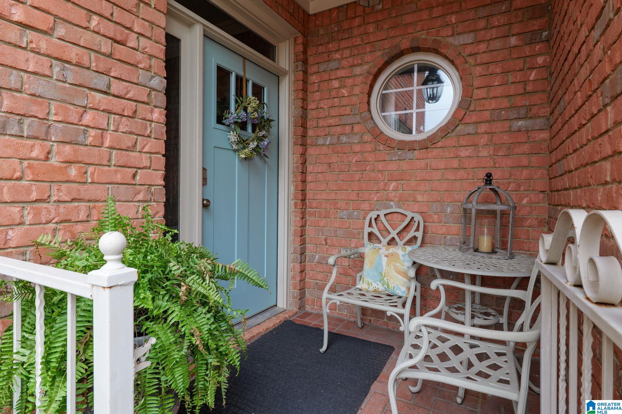 1116 ASHBURY SQUARE