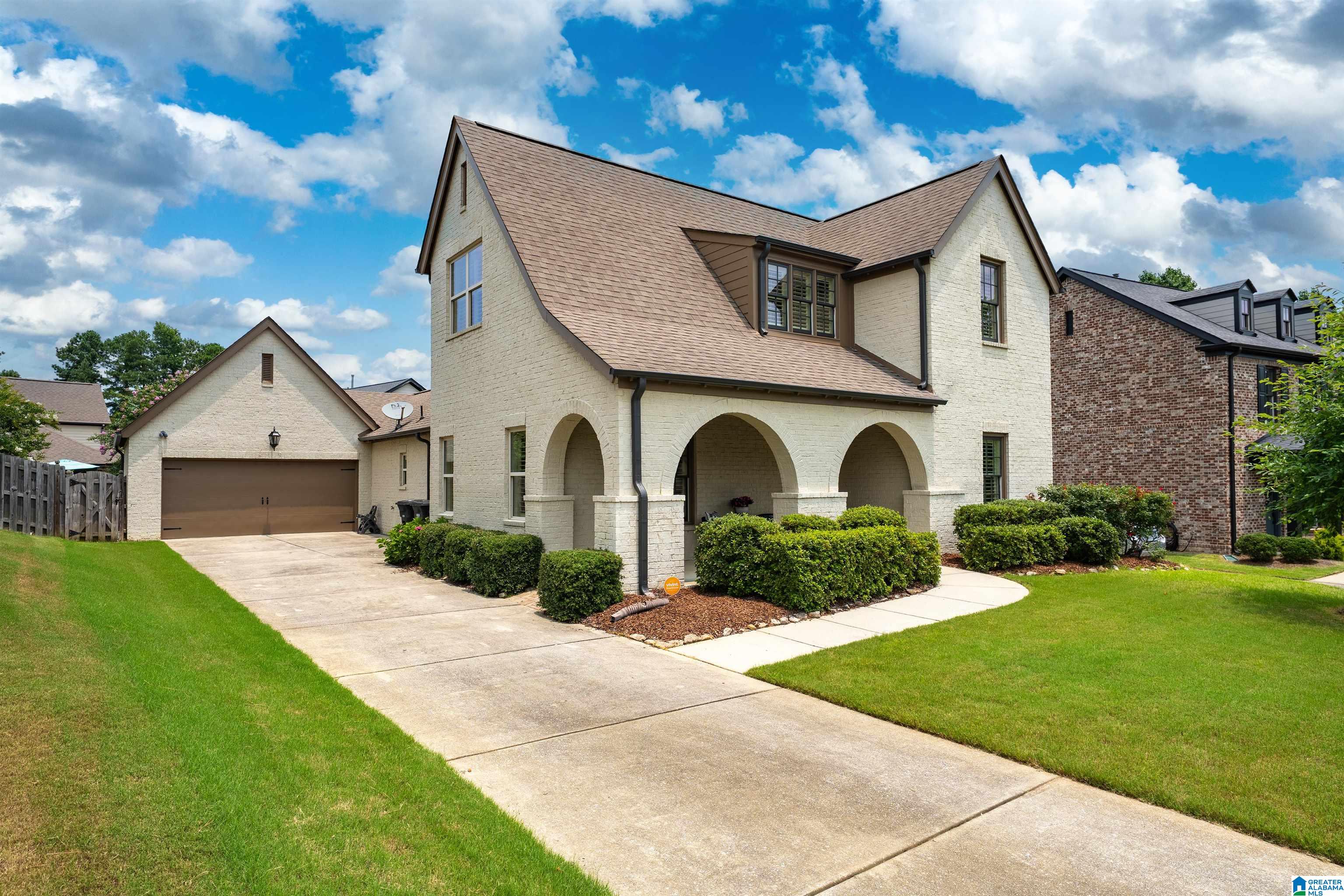 1042 REGENT PARK DRIVE