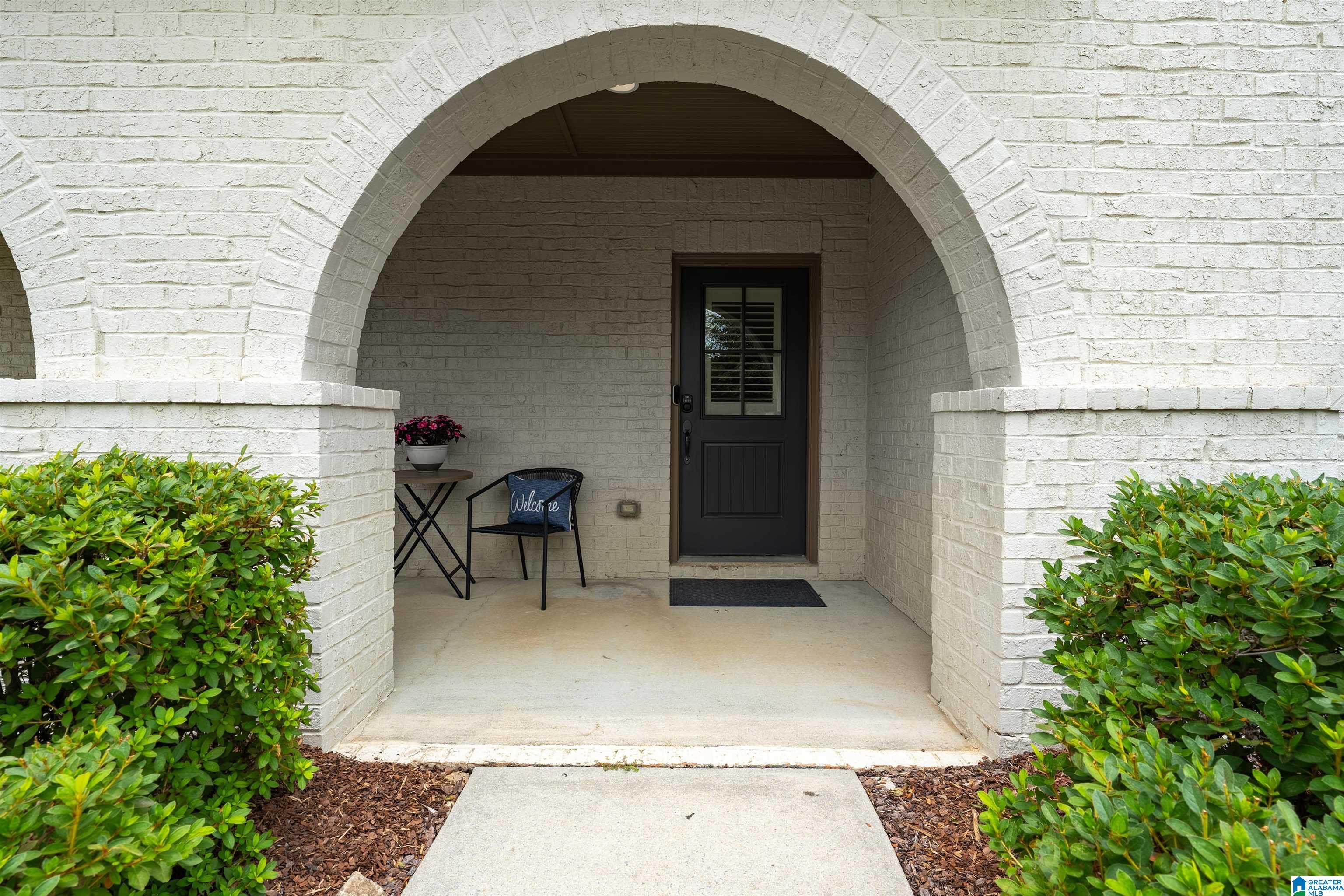 1042 REGENT PARK DRIVE