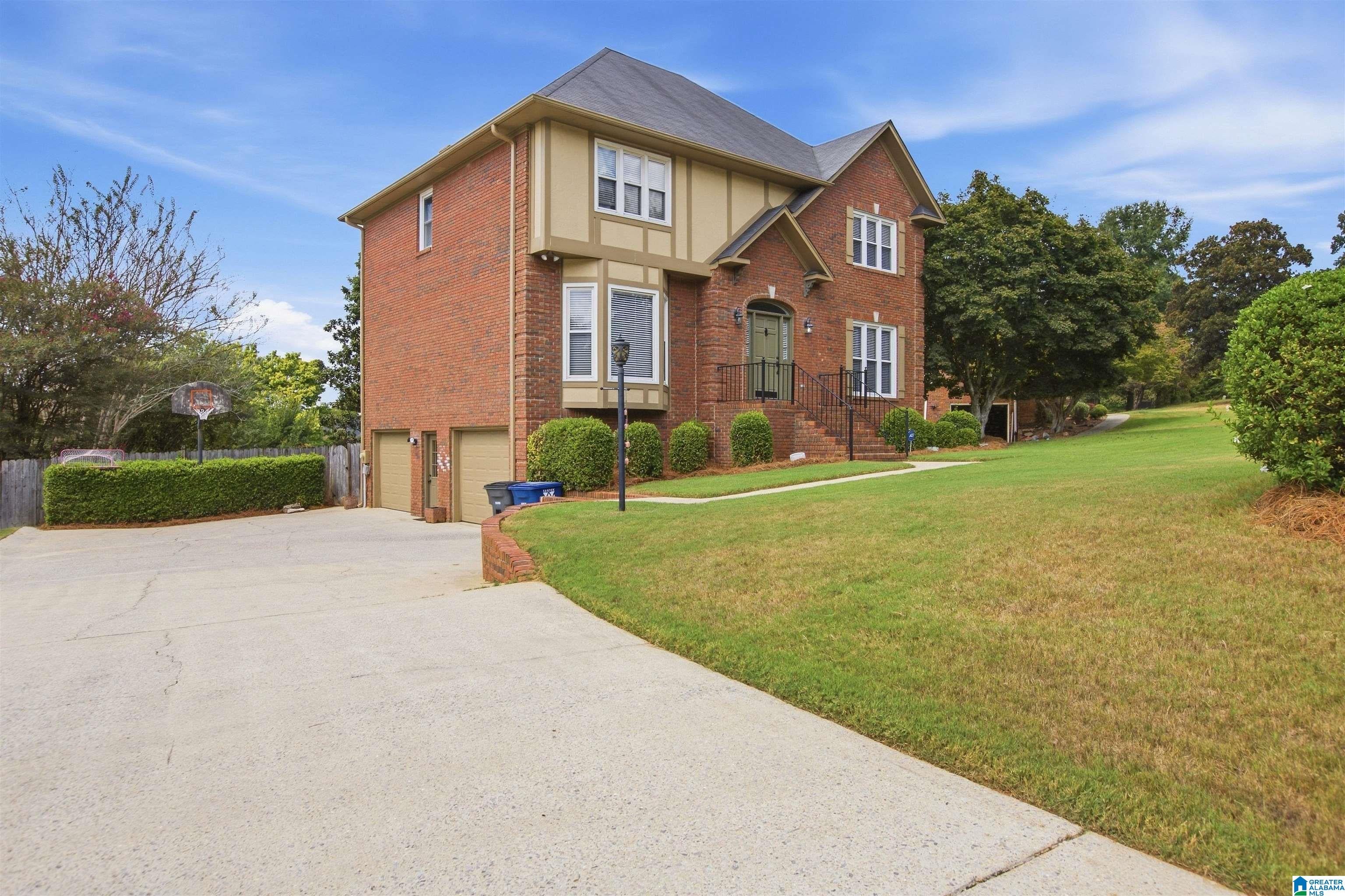 1952 CAHABA CREST DRIVE