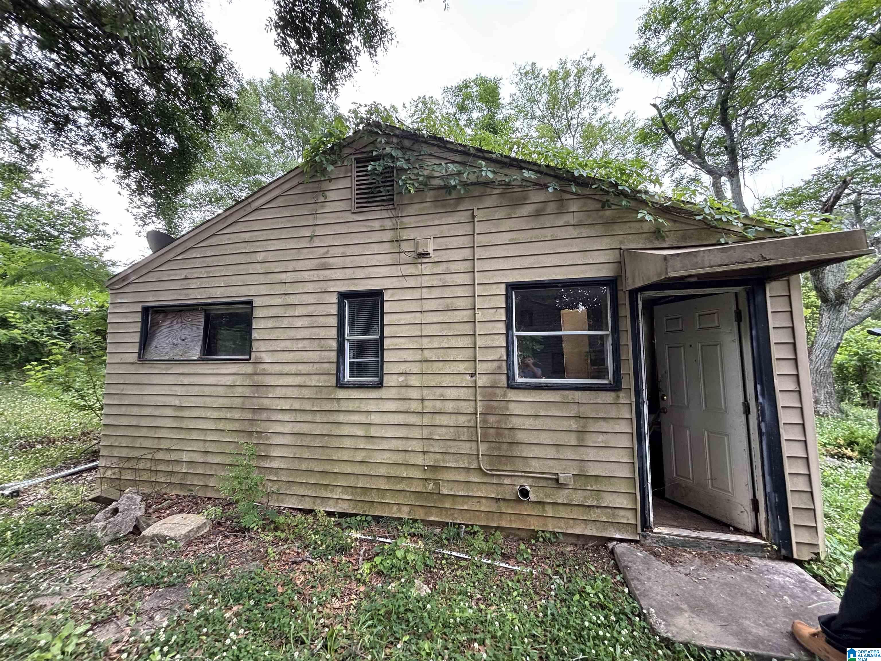 1313 CREEL STREET