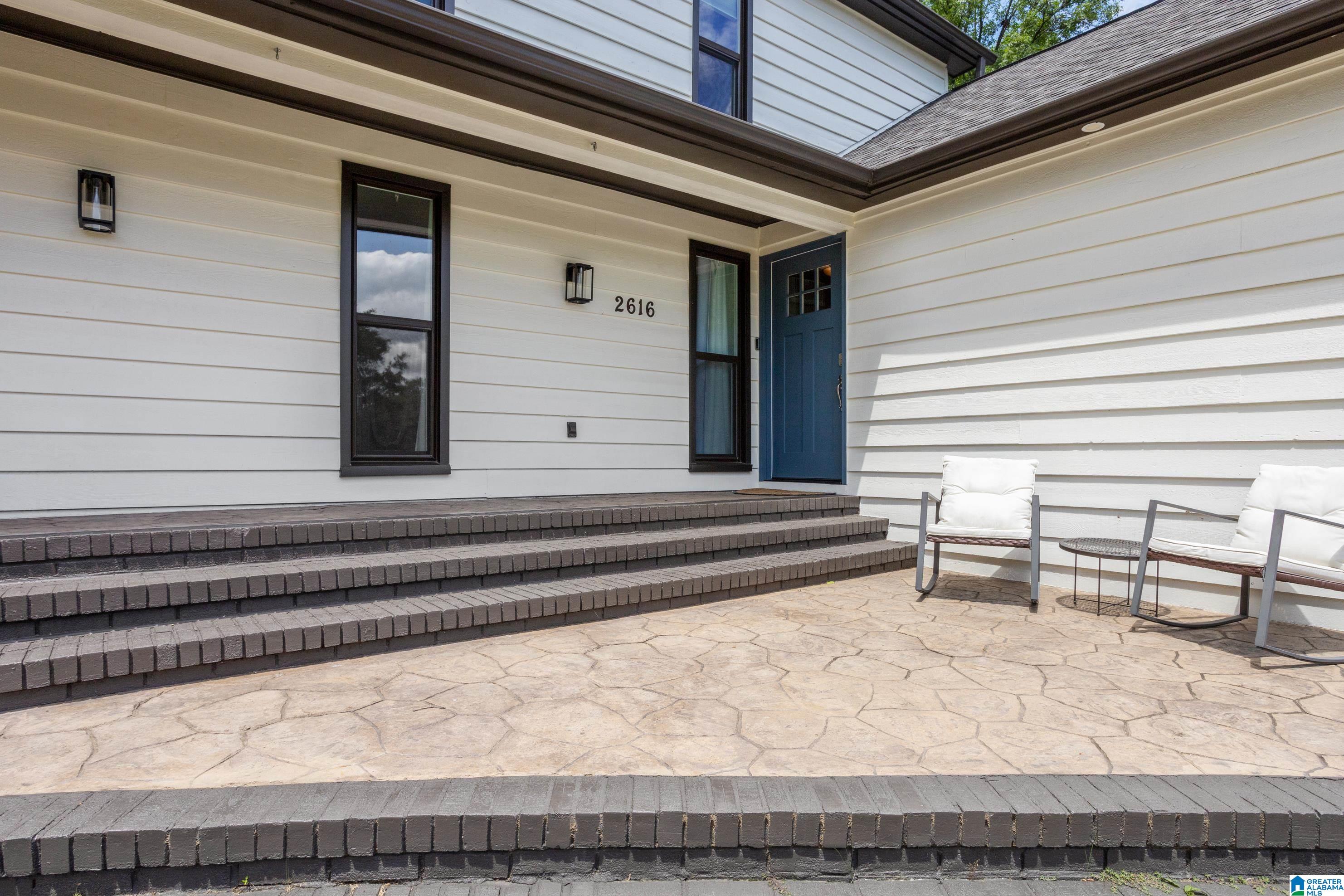 2616 CHIMNEY HILLS CIRCLE