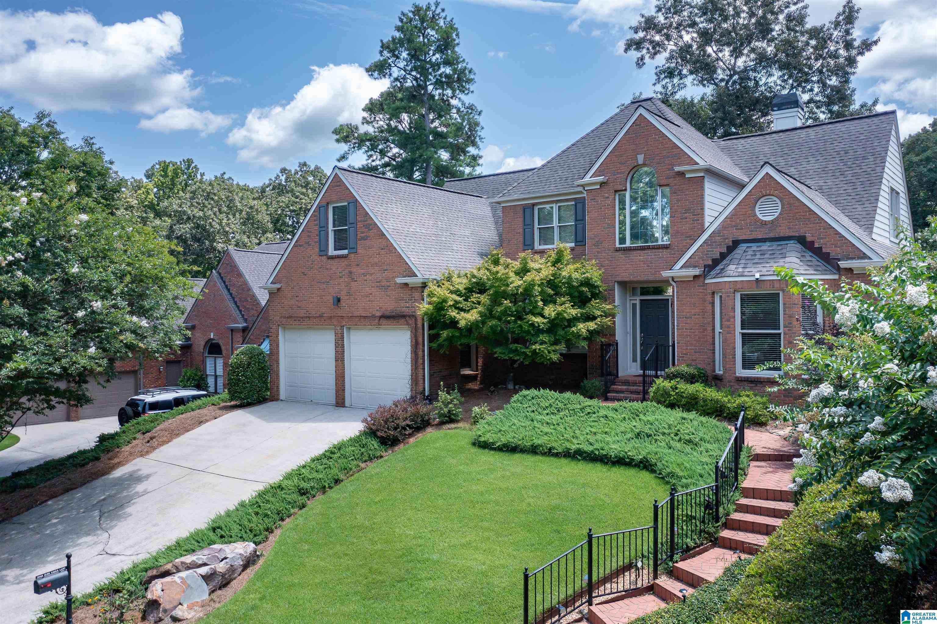 2048 GLEN EAGLE LANE
