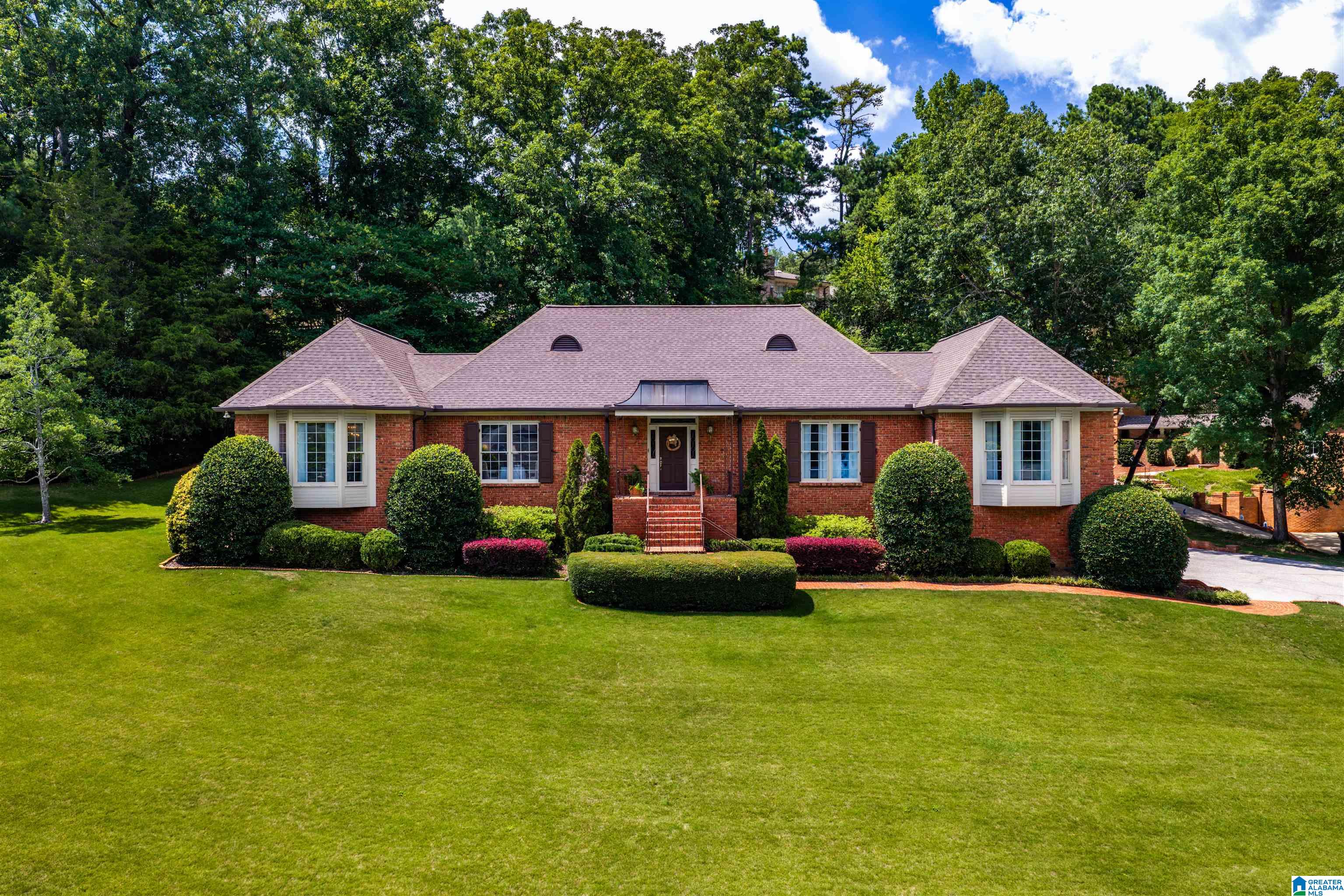 Photo 1 of 86 — 2308 TANGLEWOOD BROOK LANE, VESTAVIA HILLS, AL 35243