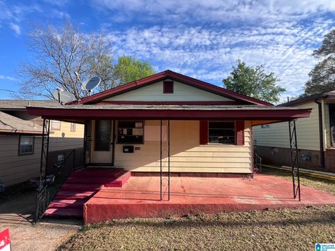 Photo of 1916 Francis Avenue SW, BIRMINGHAM, AL 35211 (MLS # 21448021)