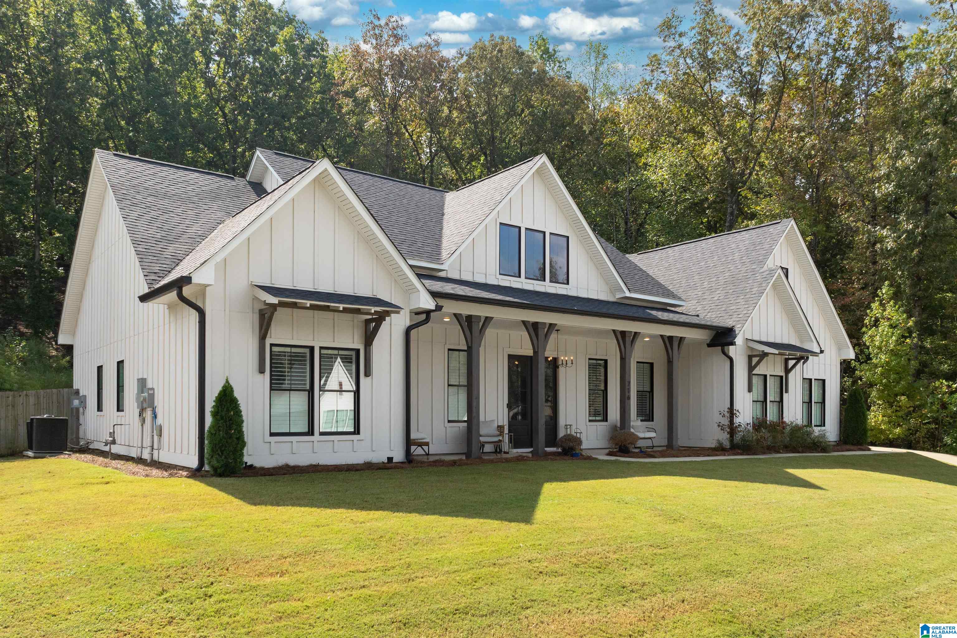 716 HICKORY HOLLOW